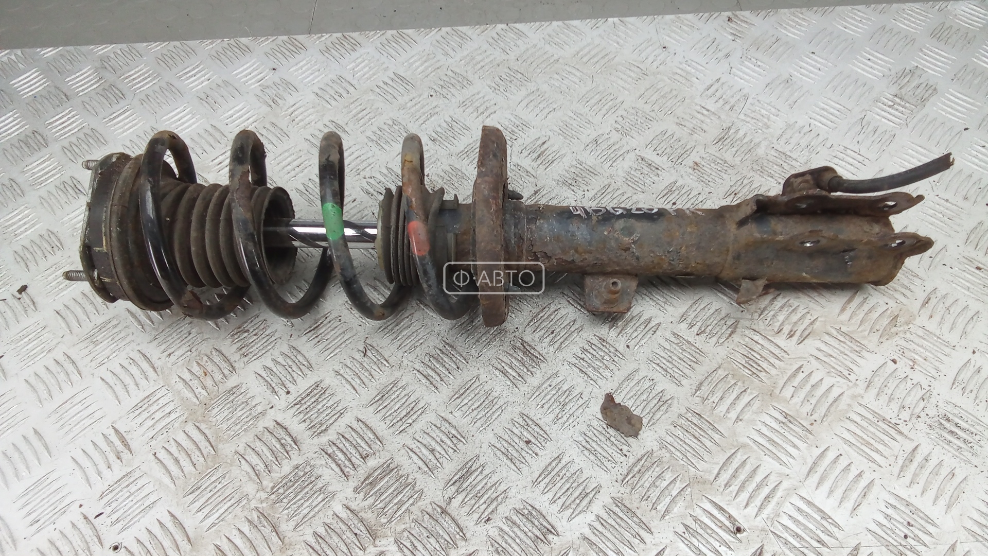 Стойка передняя правая