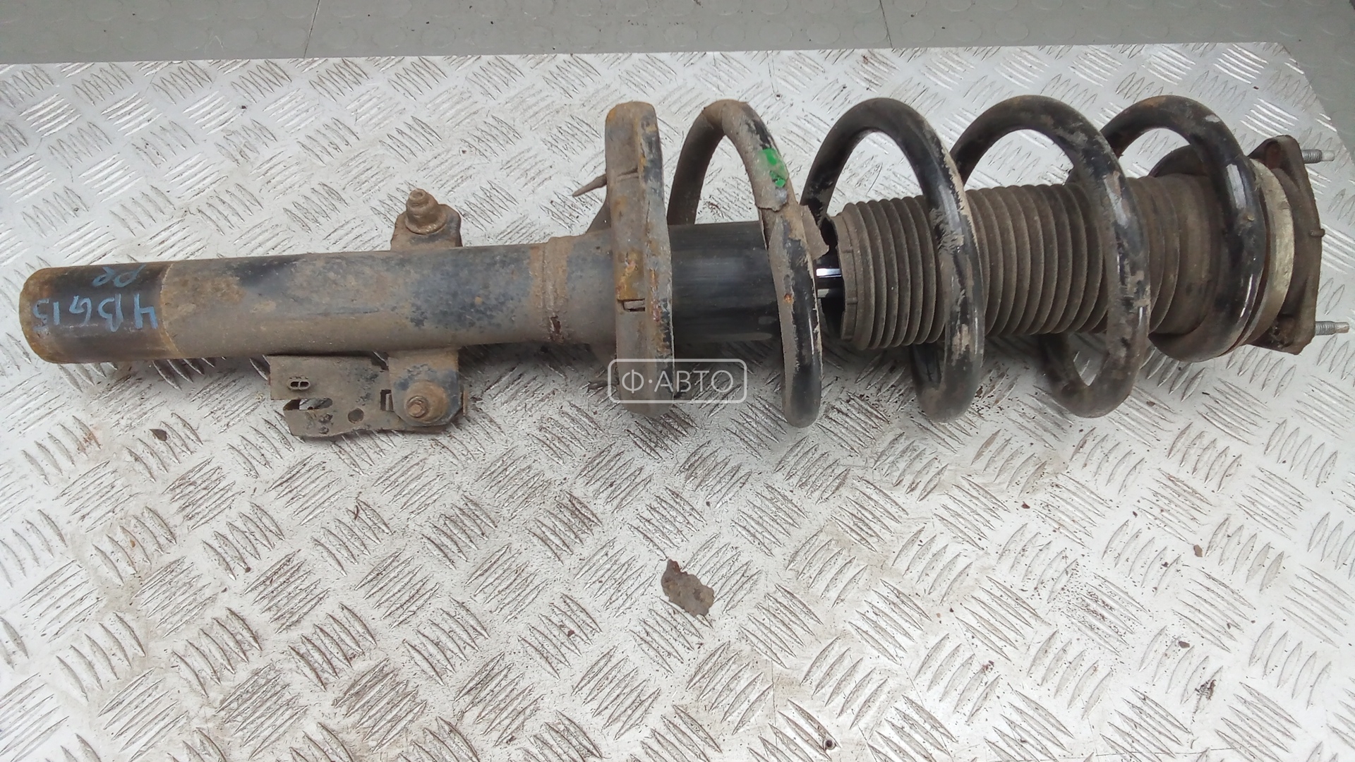 Стойка передняя правая