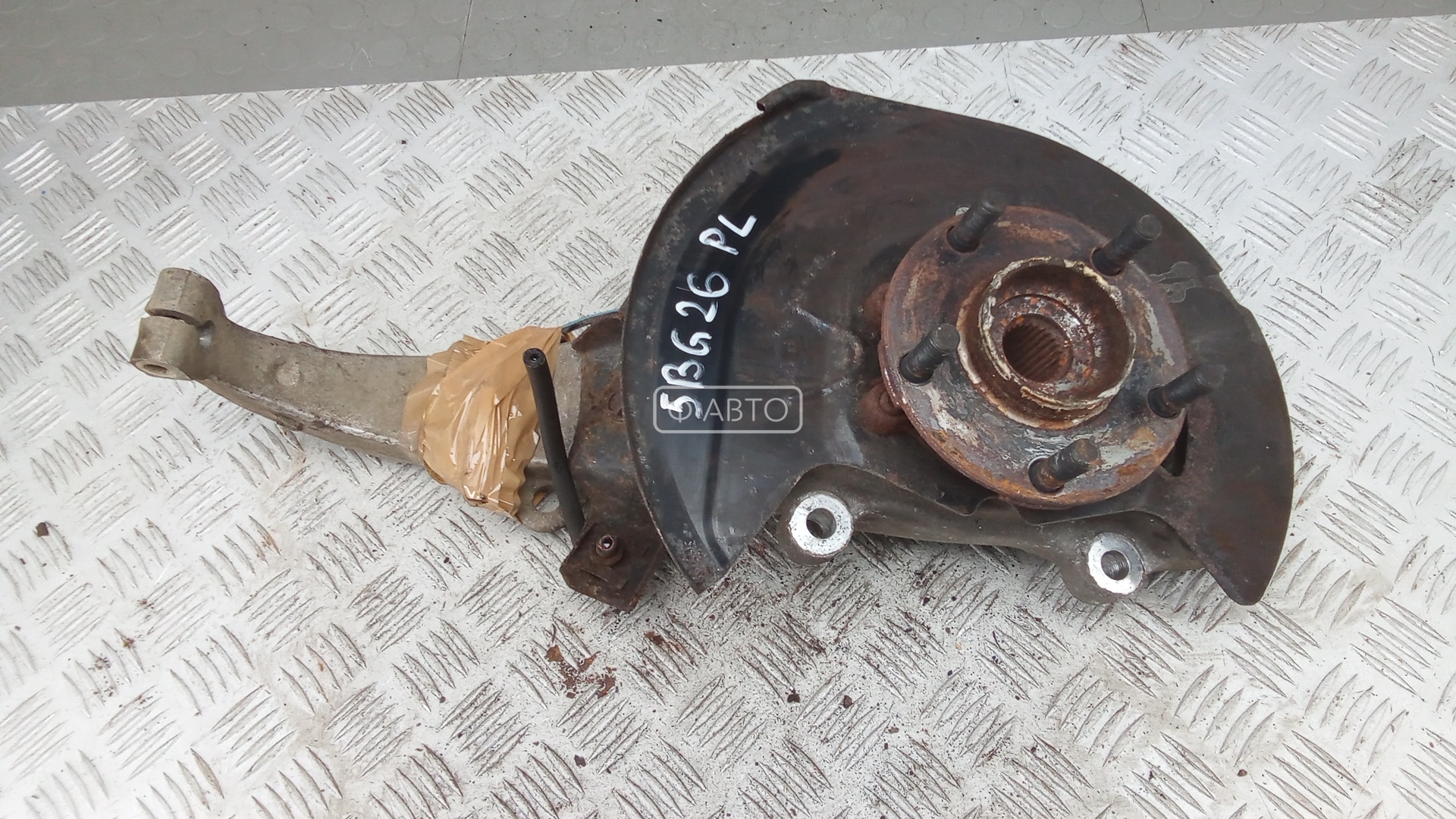 Ступица передняя левая