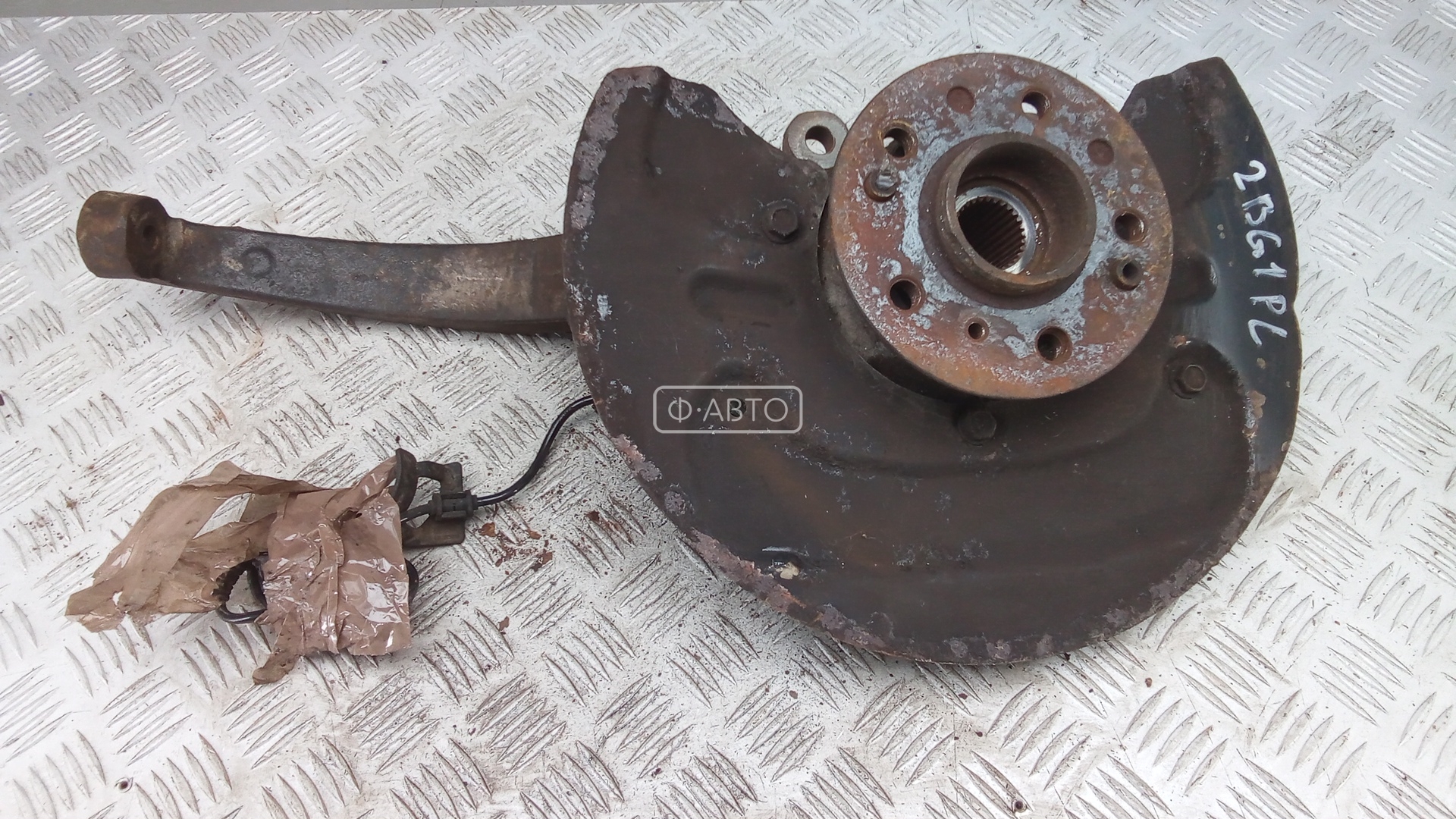 Ступица передняя левая