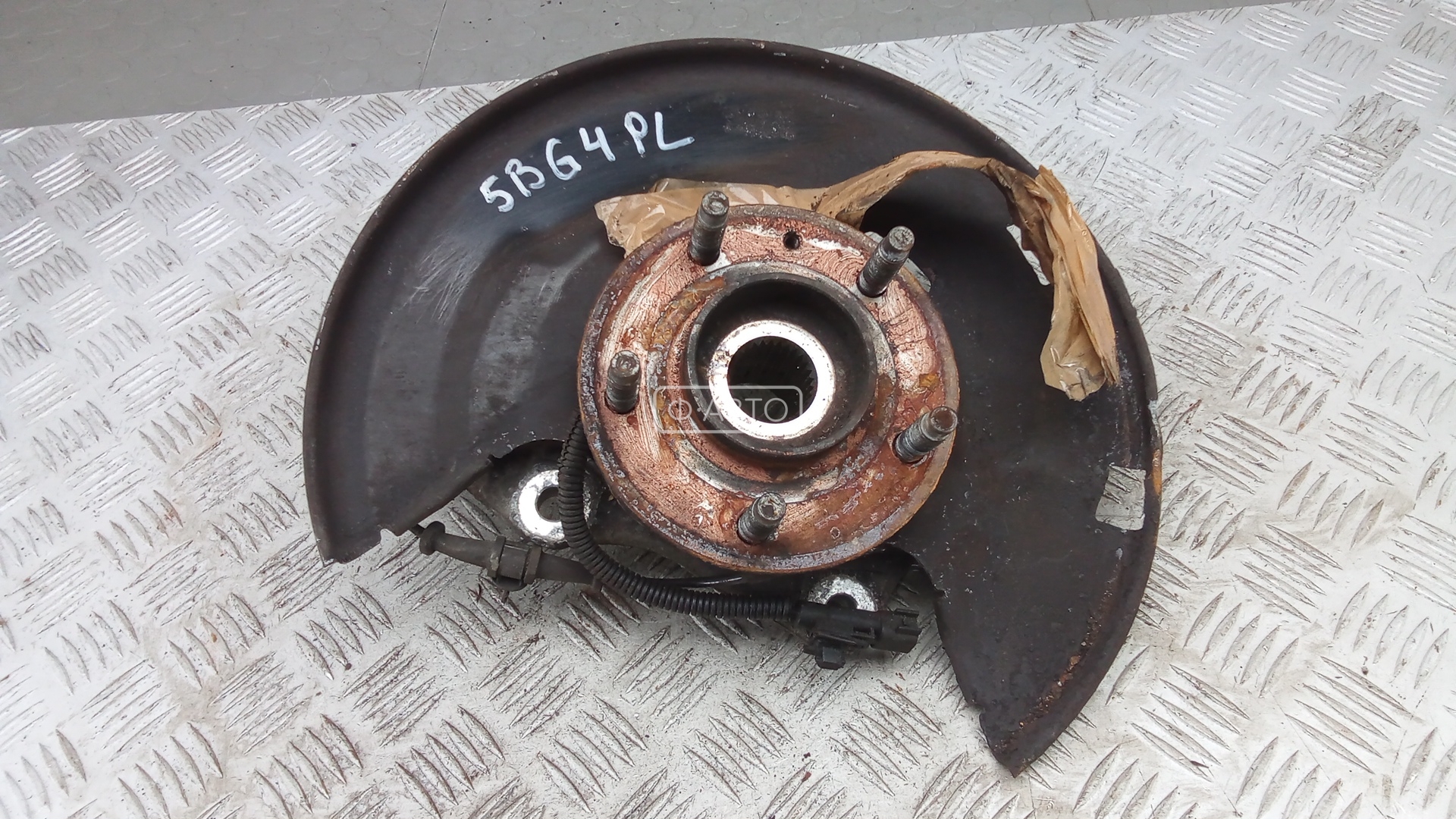 Ступица передняя левая