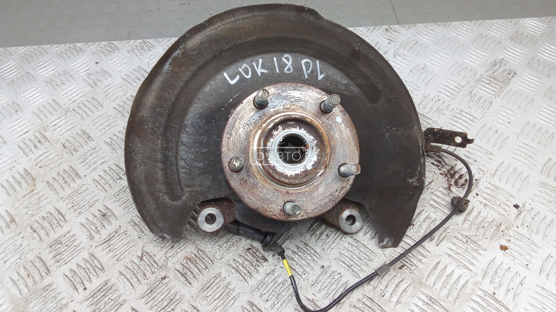 Ступица передняя левая