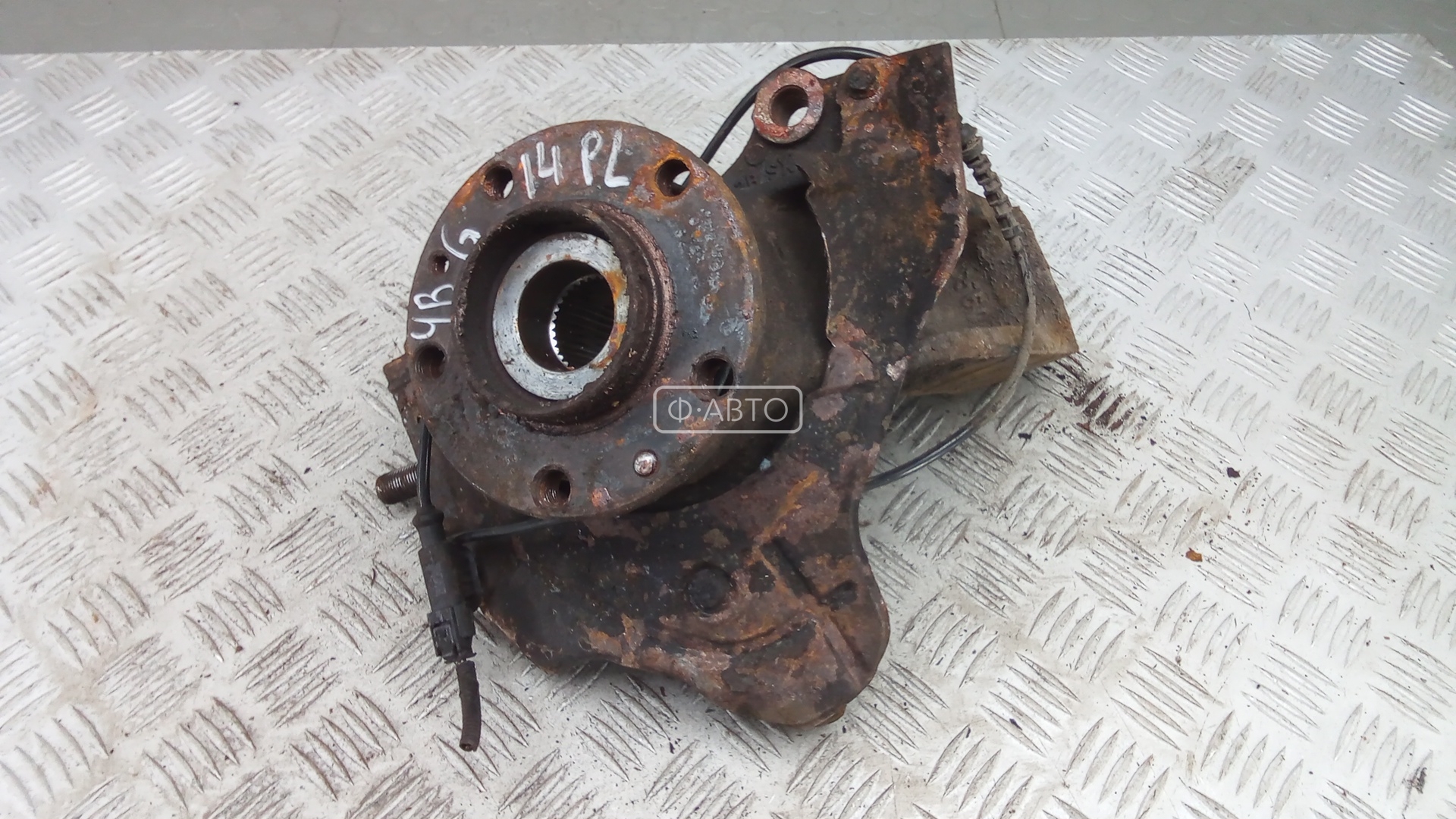 Ступица передняя левая