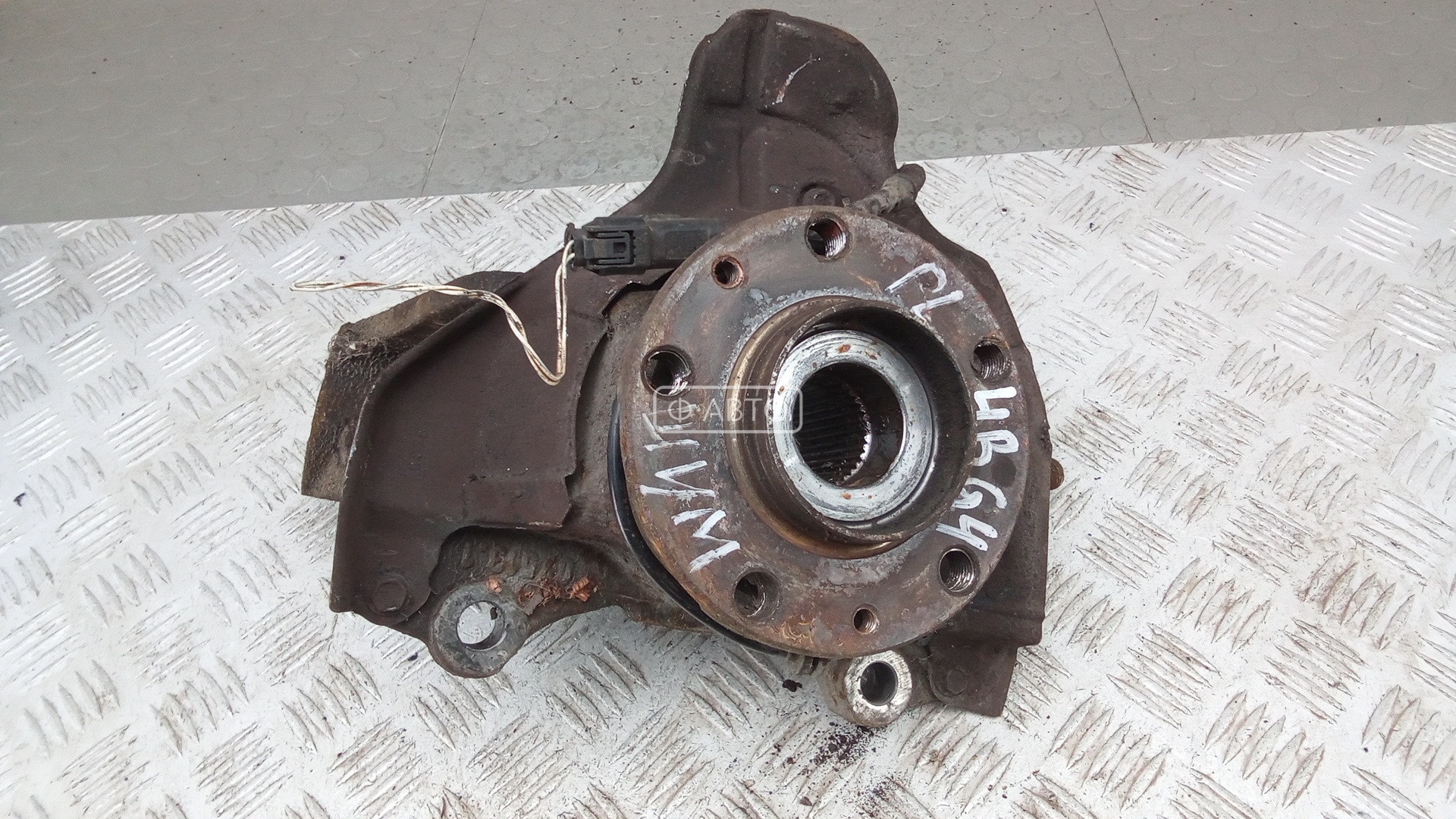 Ступица передняя левая