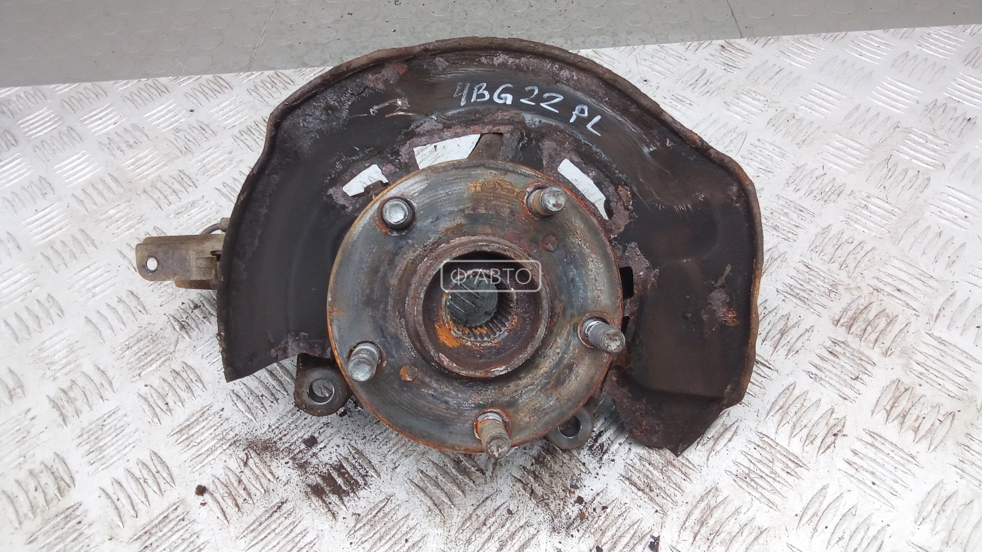 Ступица передняя левая