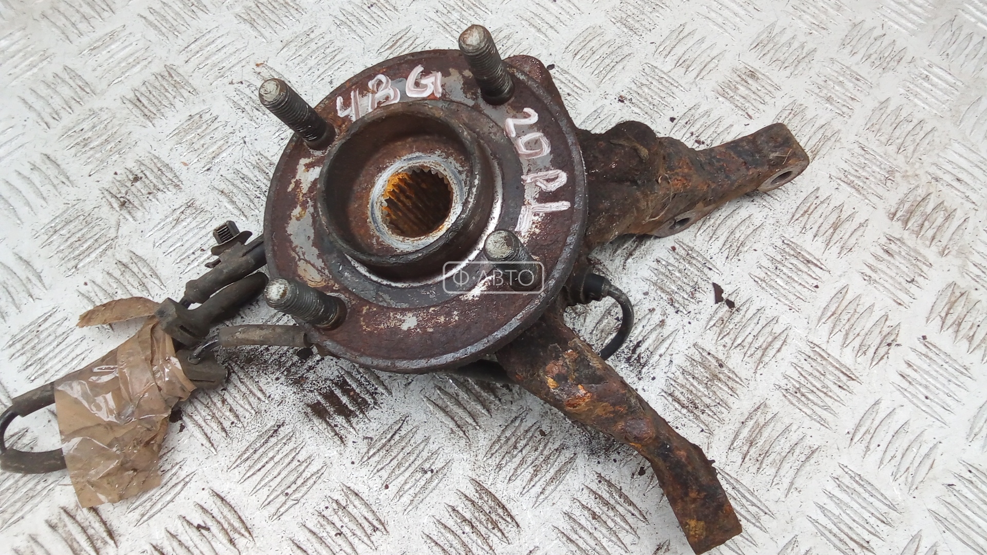 Ступица передняя левая