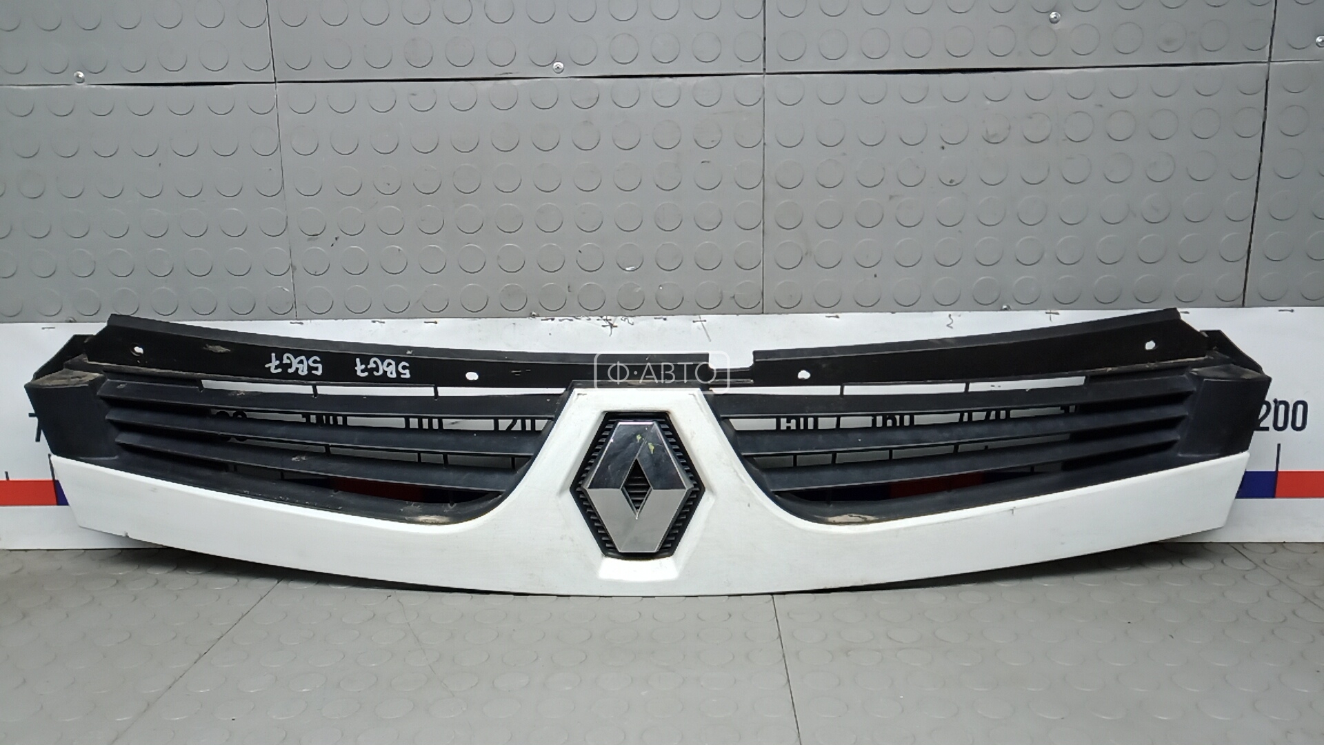 Решетка радиатора