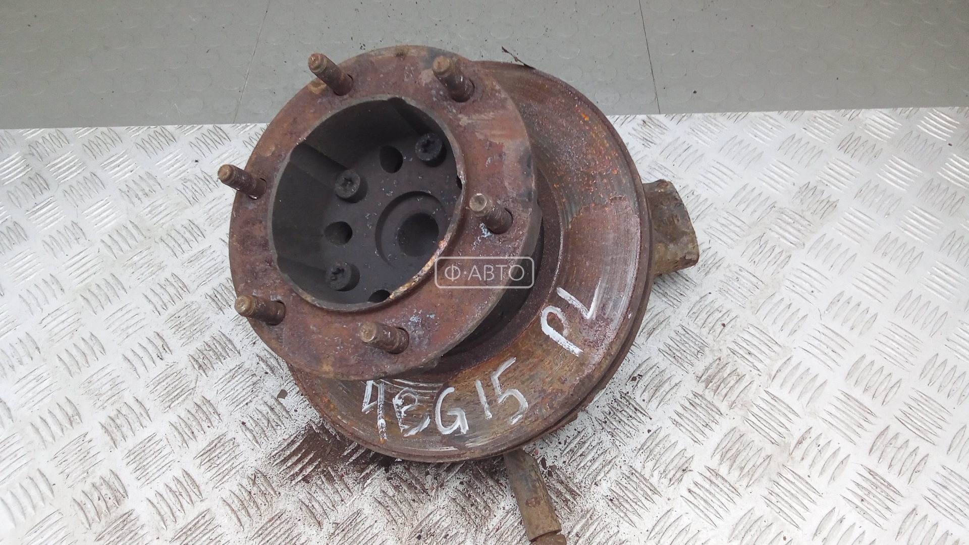 Ступица передняя левая