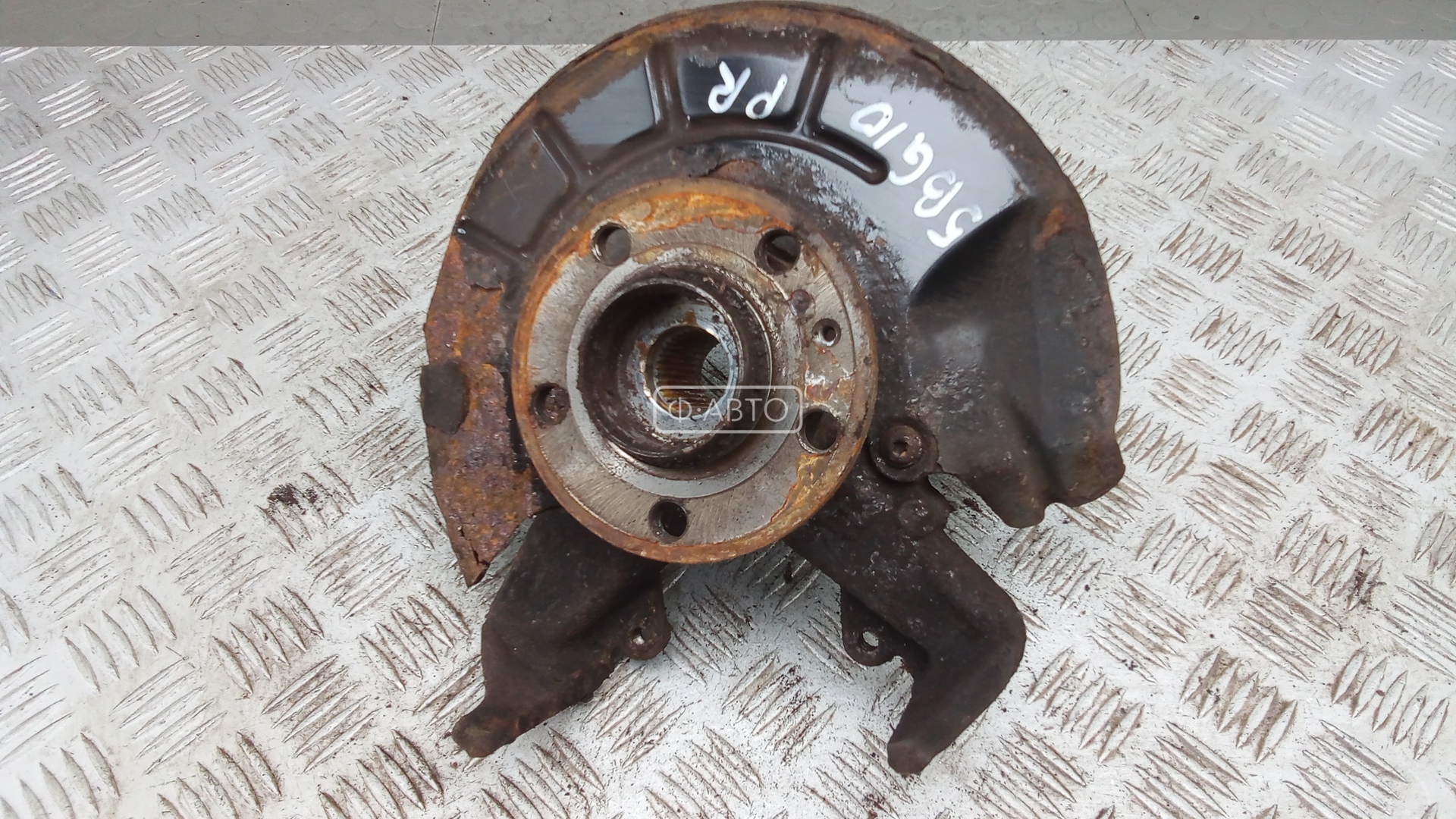 Ступица передняя правая