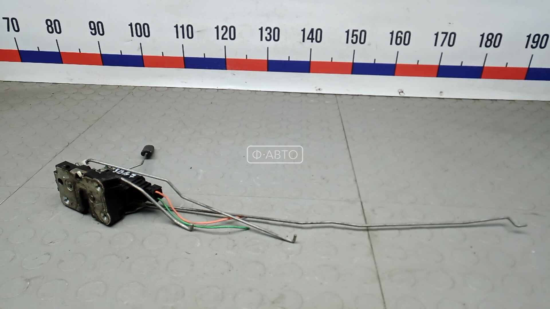 Замок двери передней правой