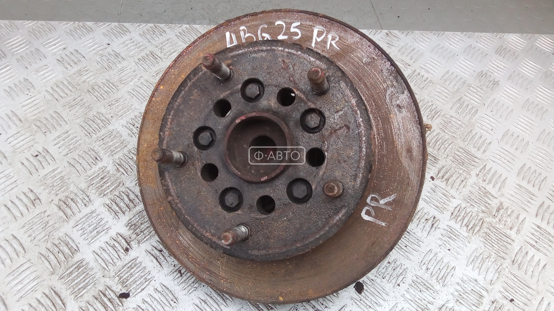 Ступица передняя правая