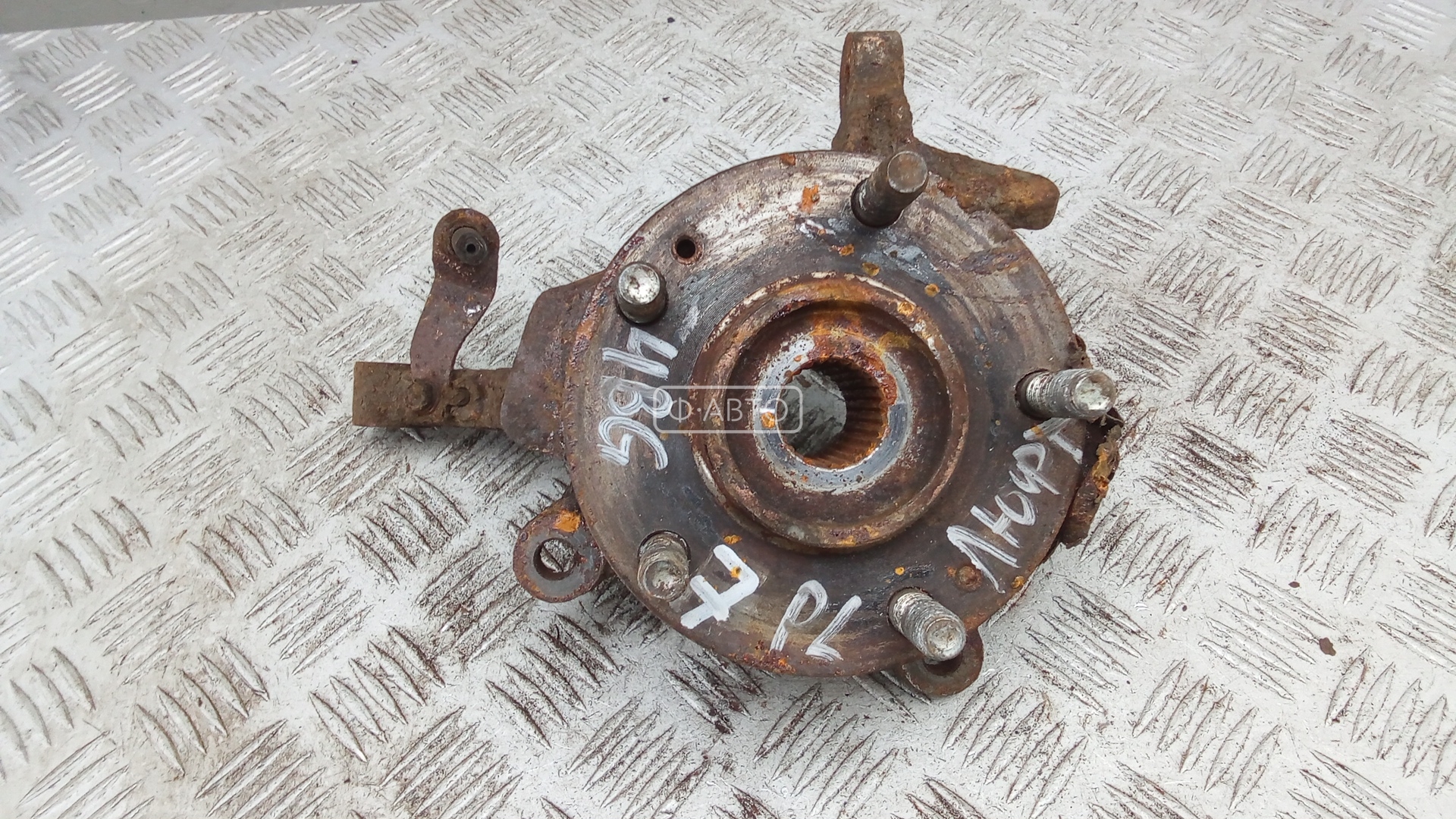 Ступица передняя левая