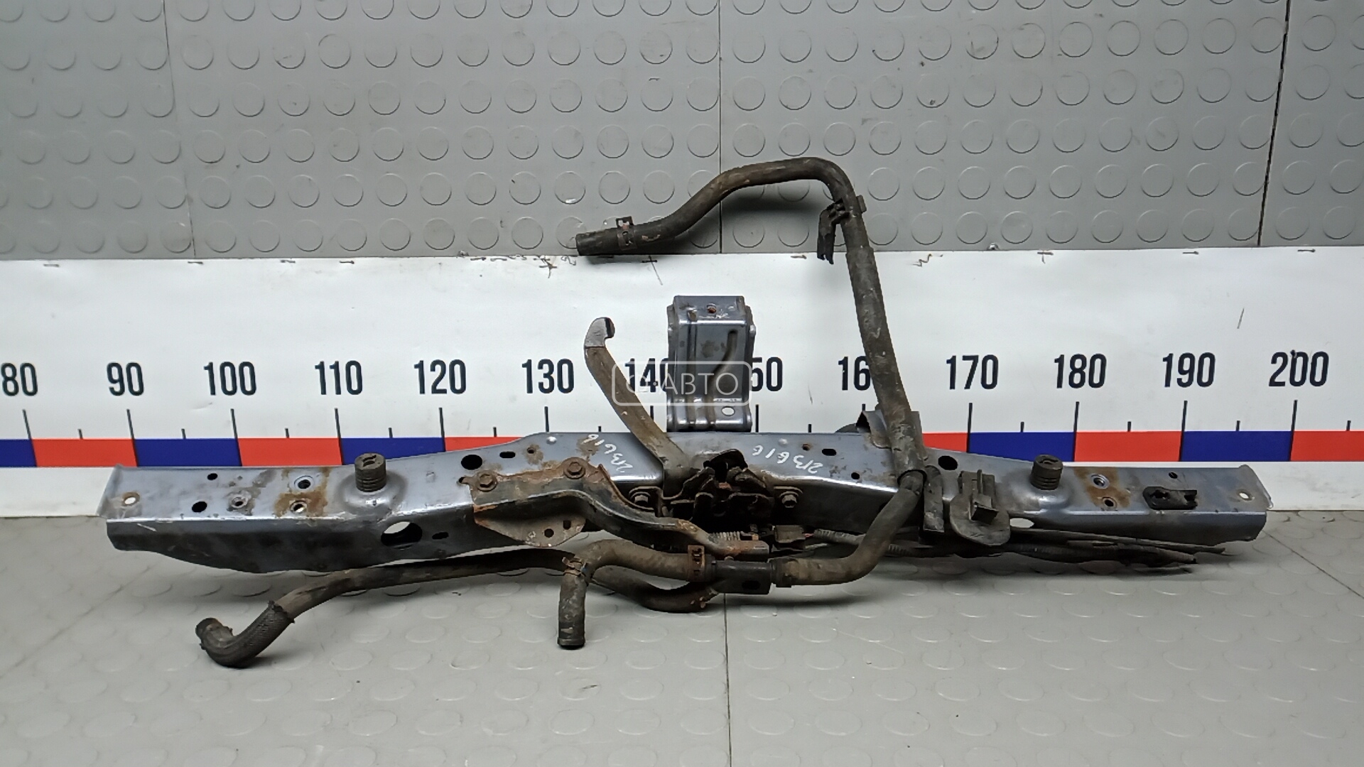 Рамка капота