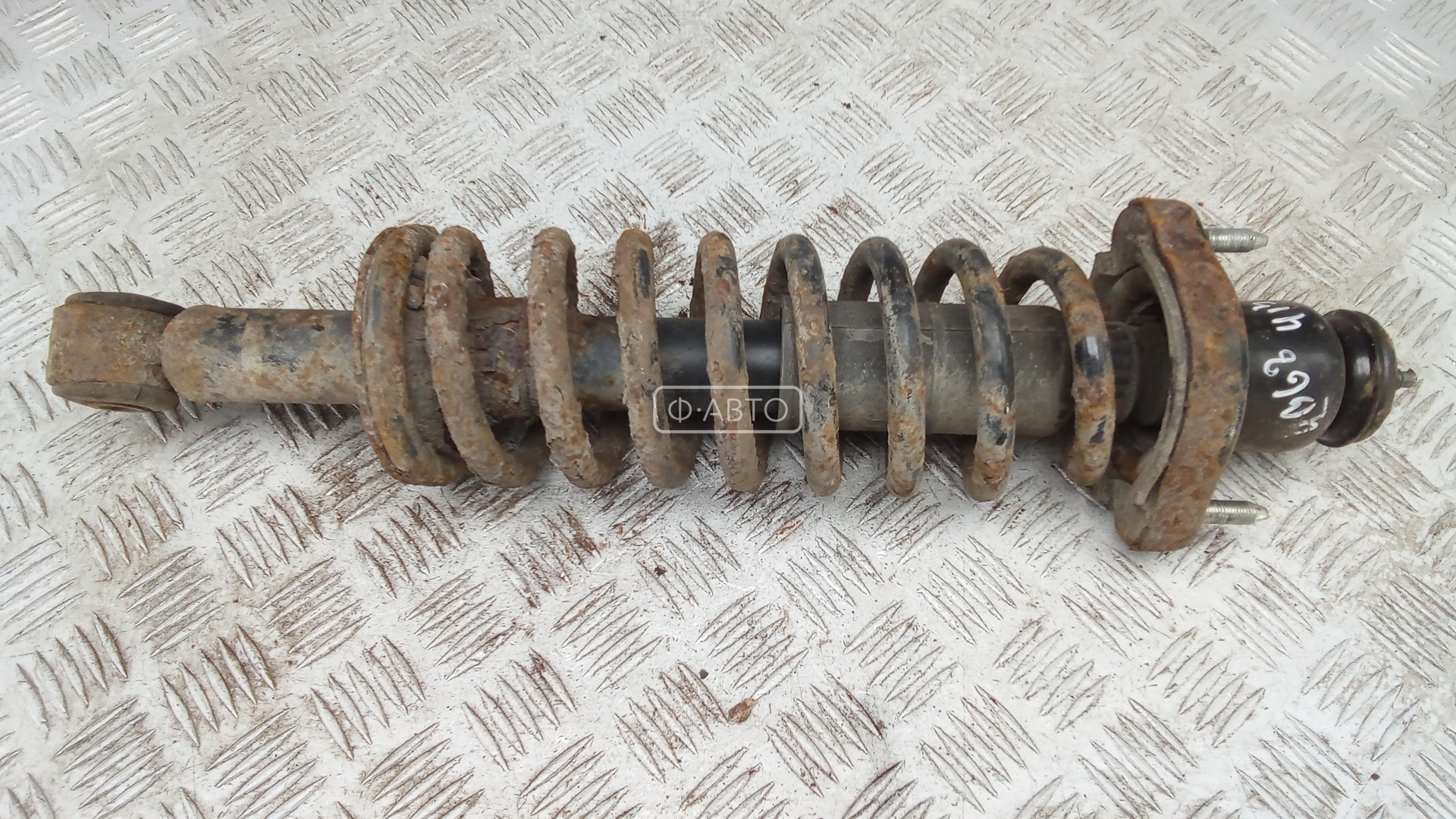 Стойка задняя левая