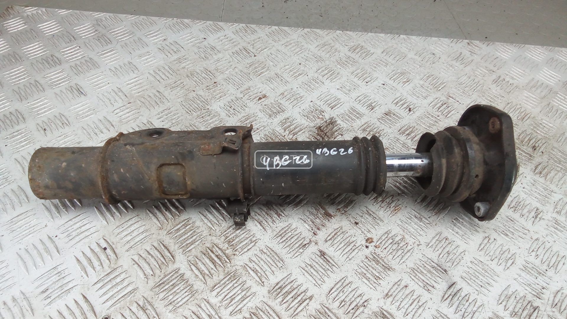 Амортизатор передний