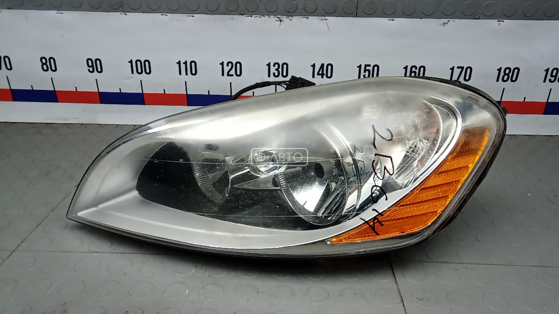 Фара левая
