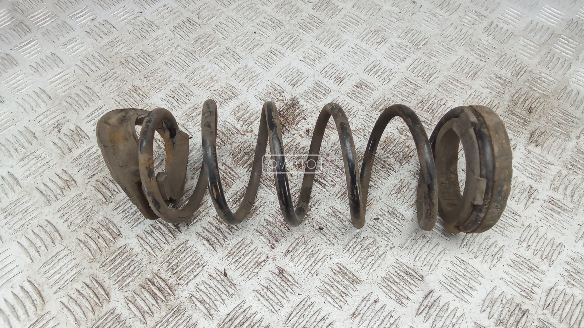 Пружина задняя