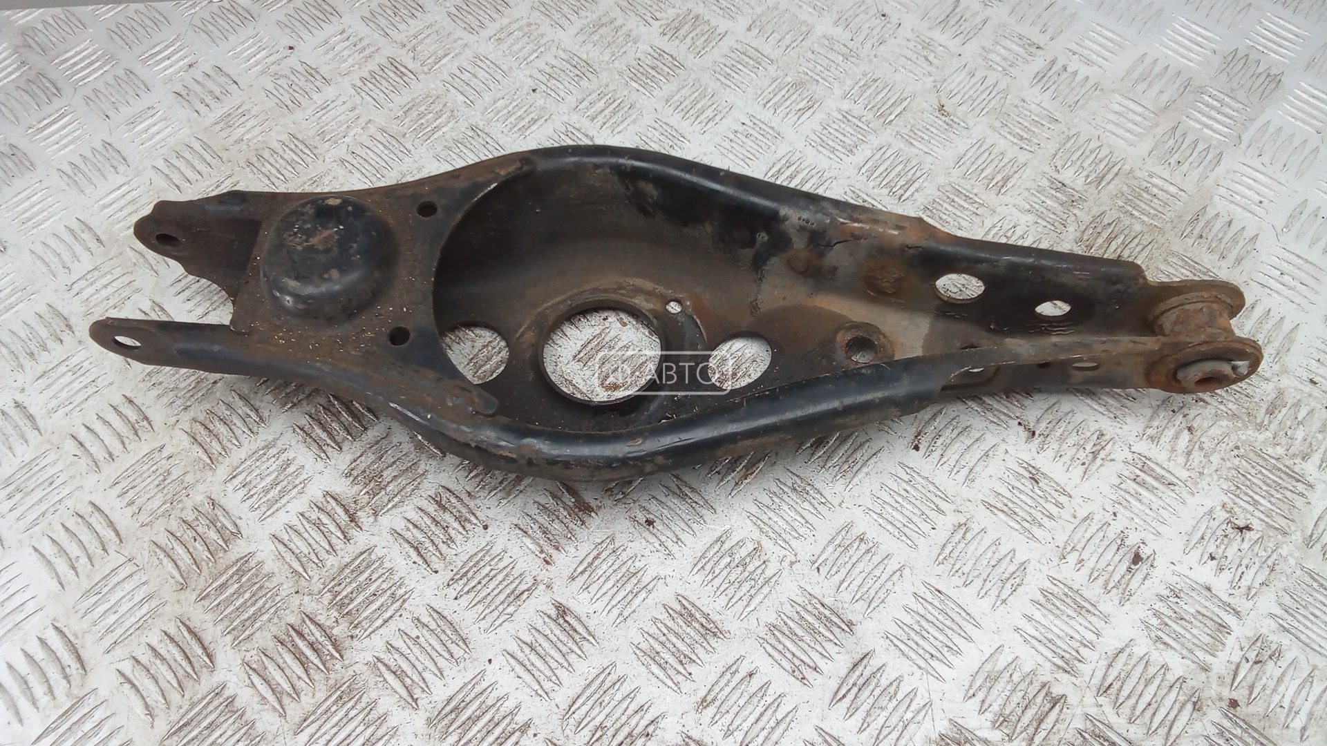 Рычаг задний