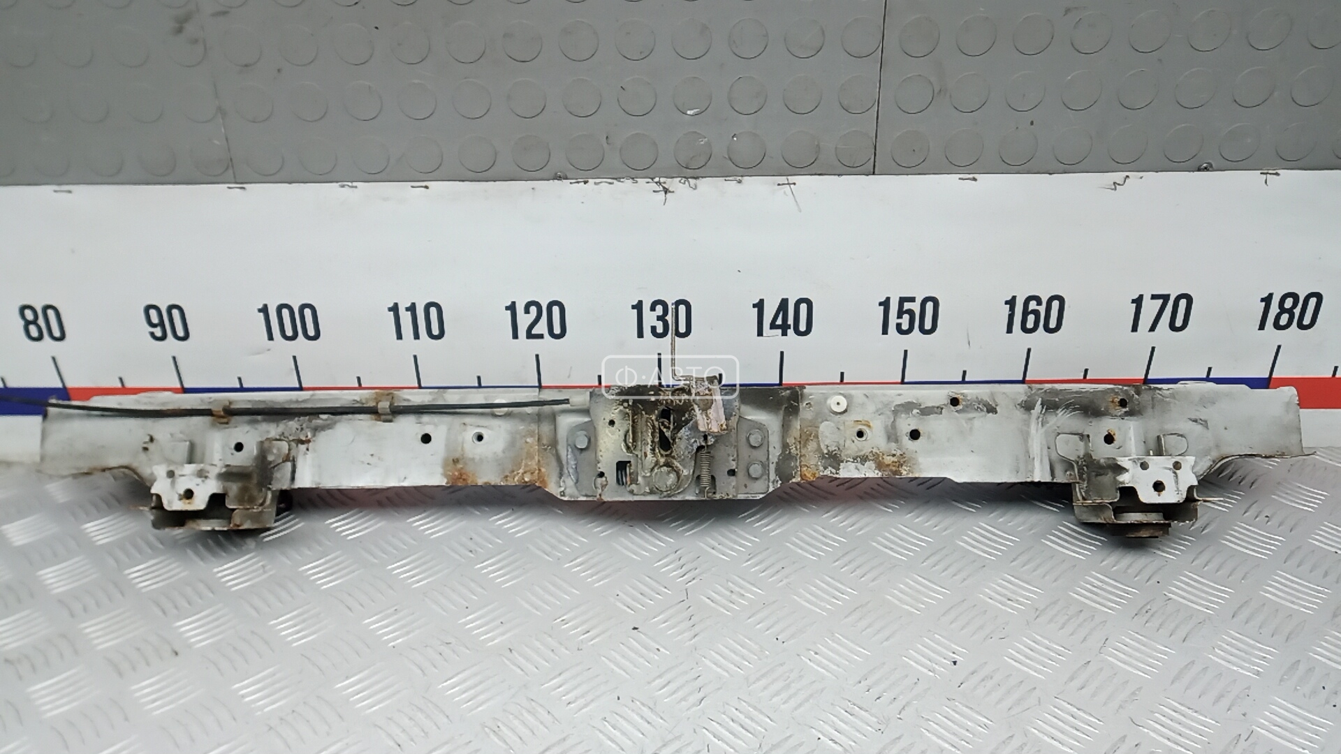 Рамка капота