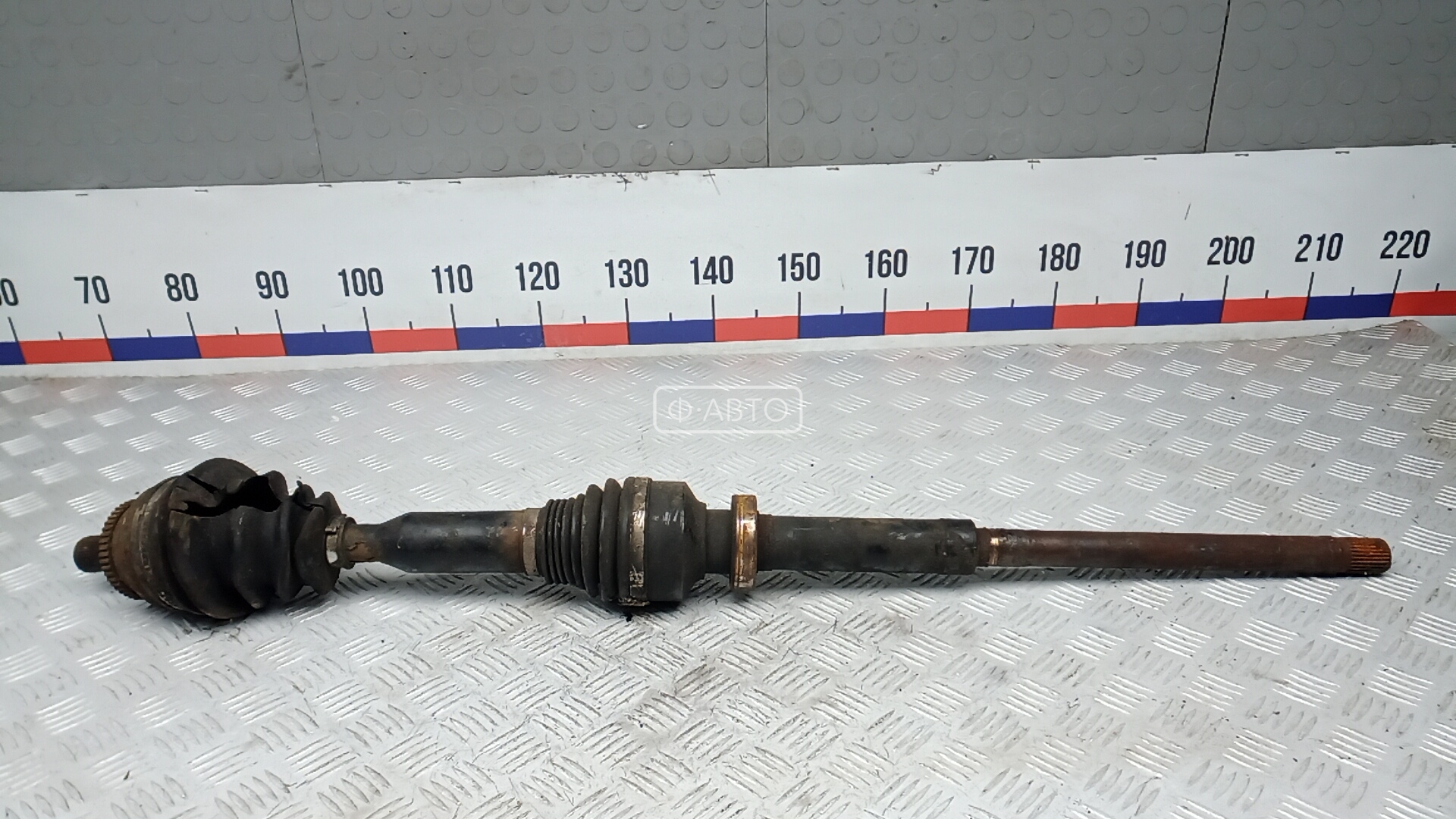 Привод передний правый