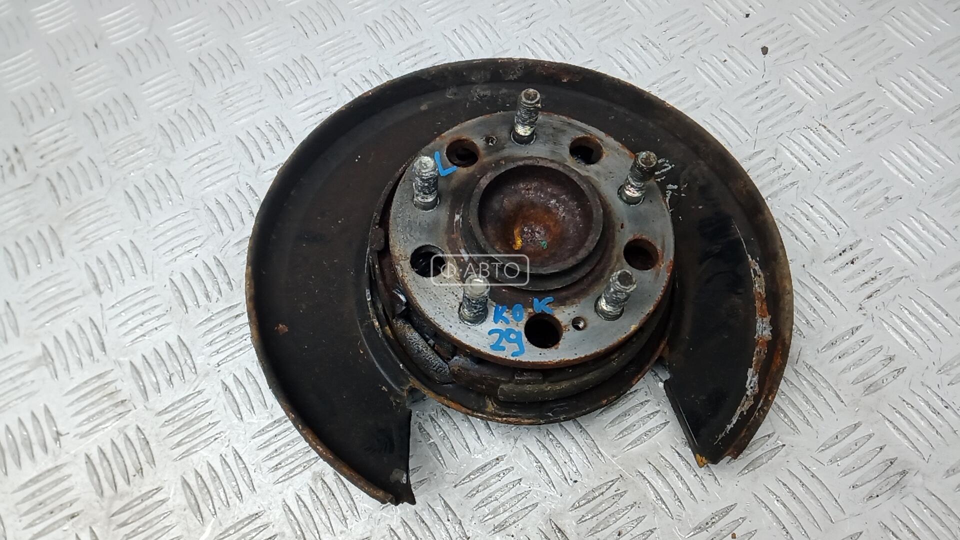 Ступица задняя левая