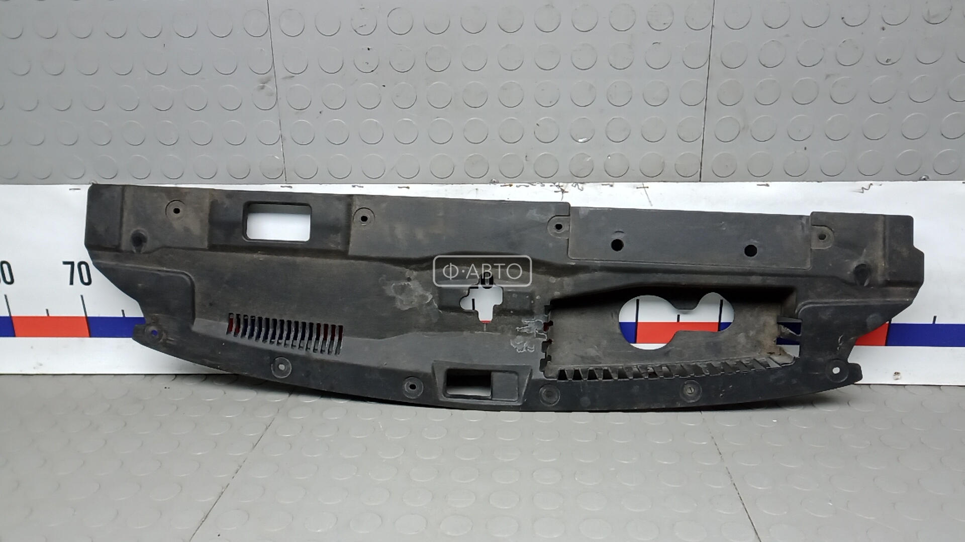 накладка замка капота