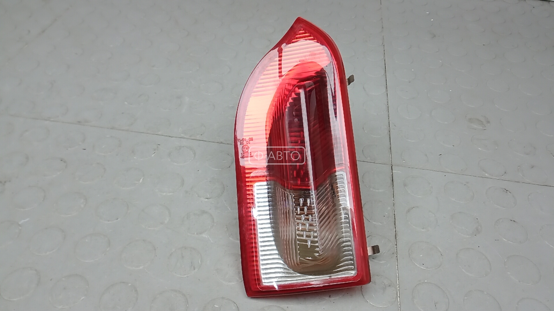 Фонарь задний левый