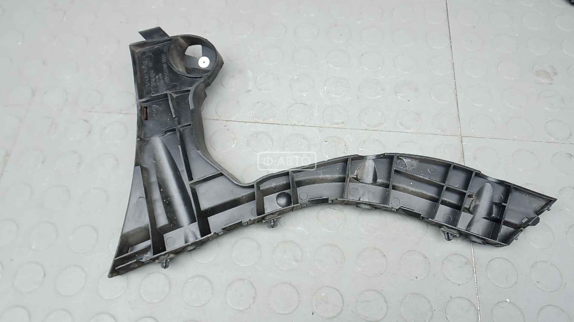 Крепление бампера заднее