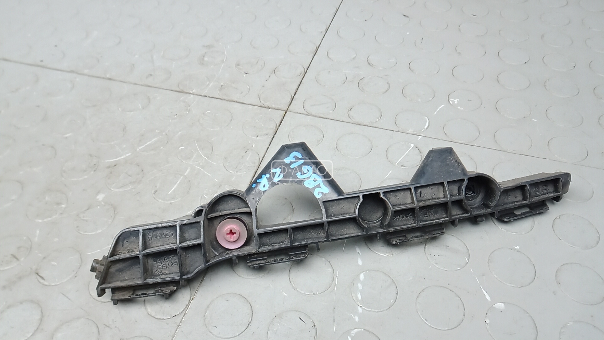 Крепление бампера заднее