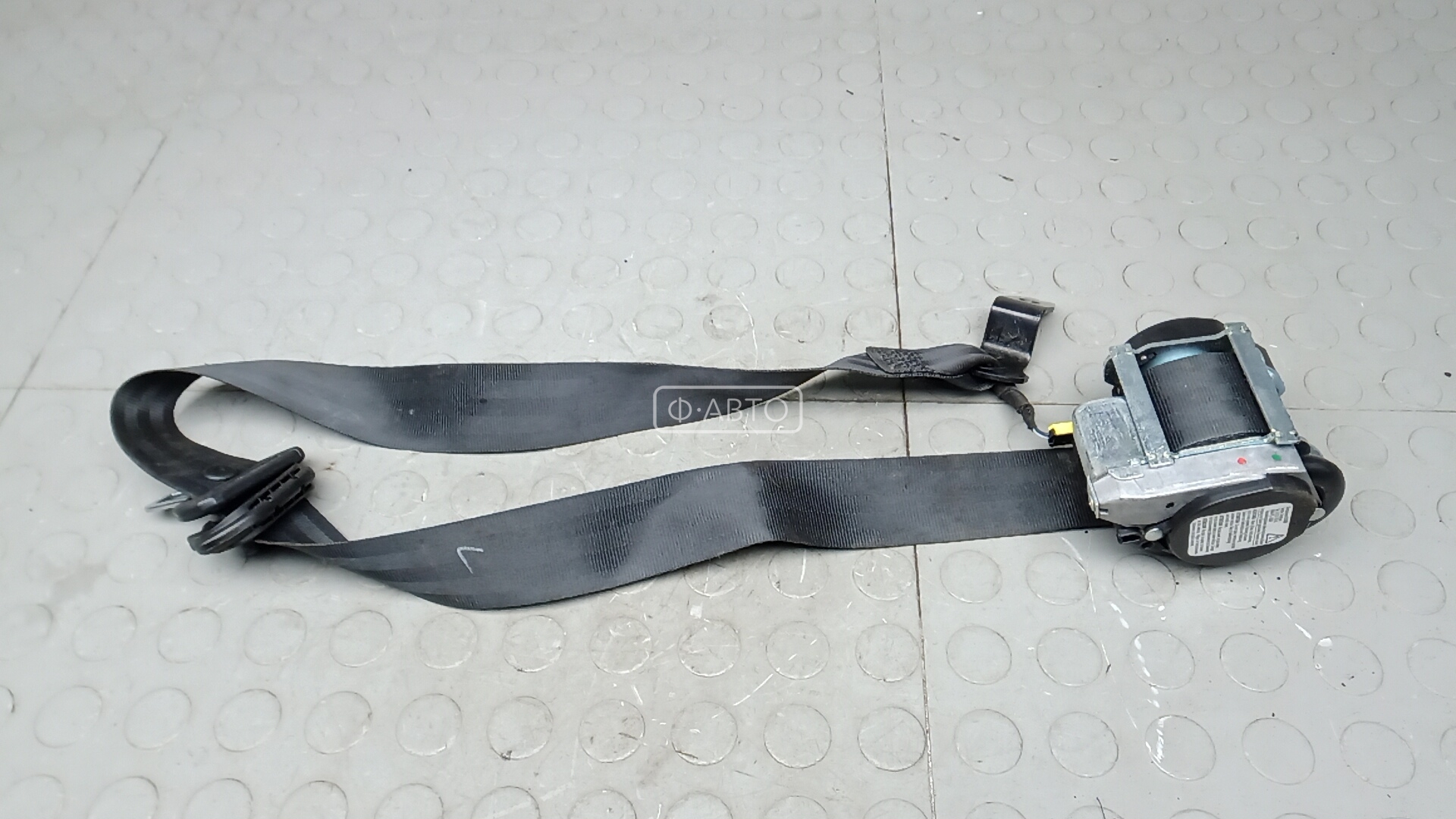 Ремень безопасности с пиропатроном сиденья переднего