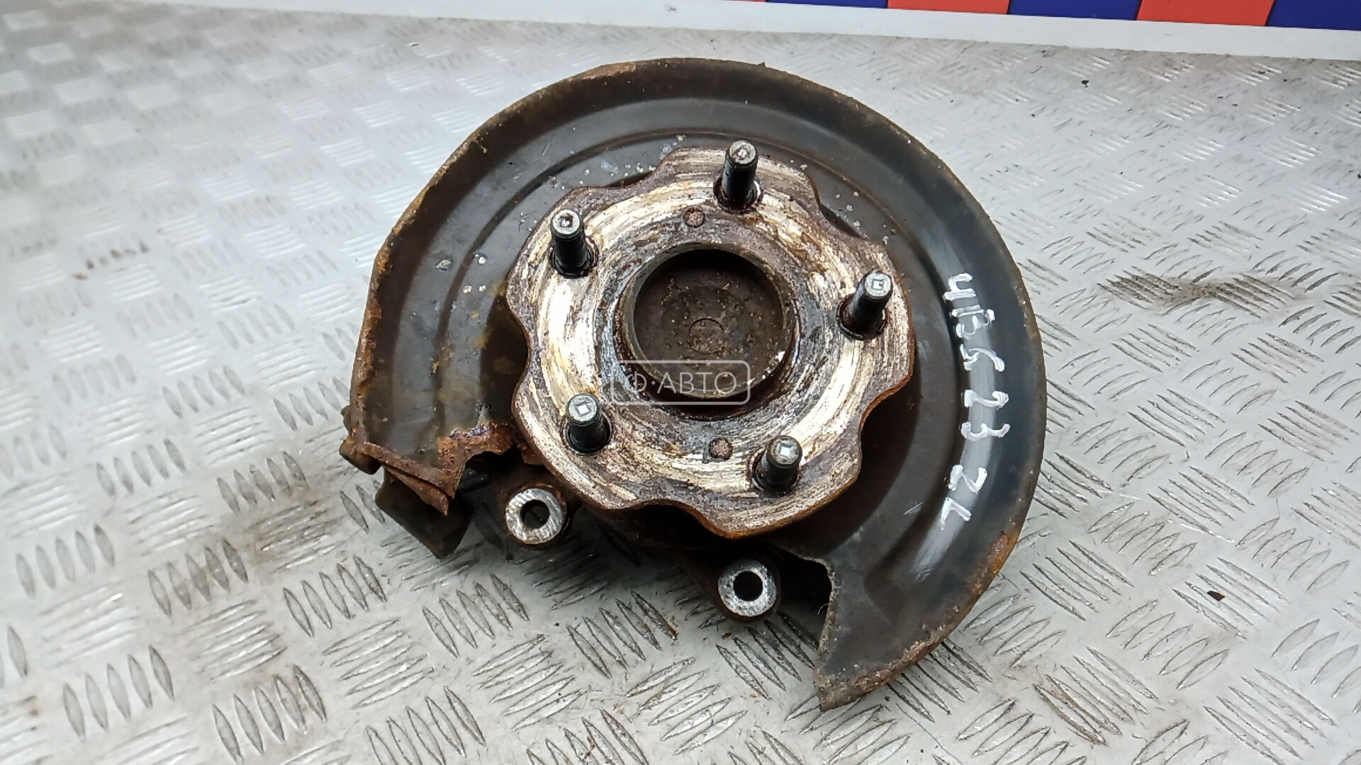 Ступица задняя левая