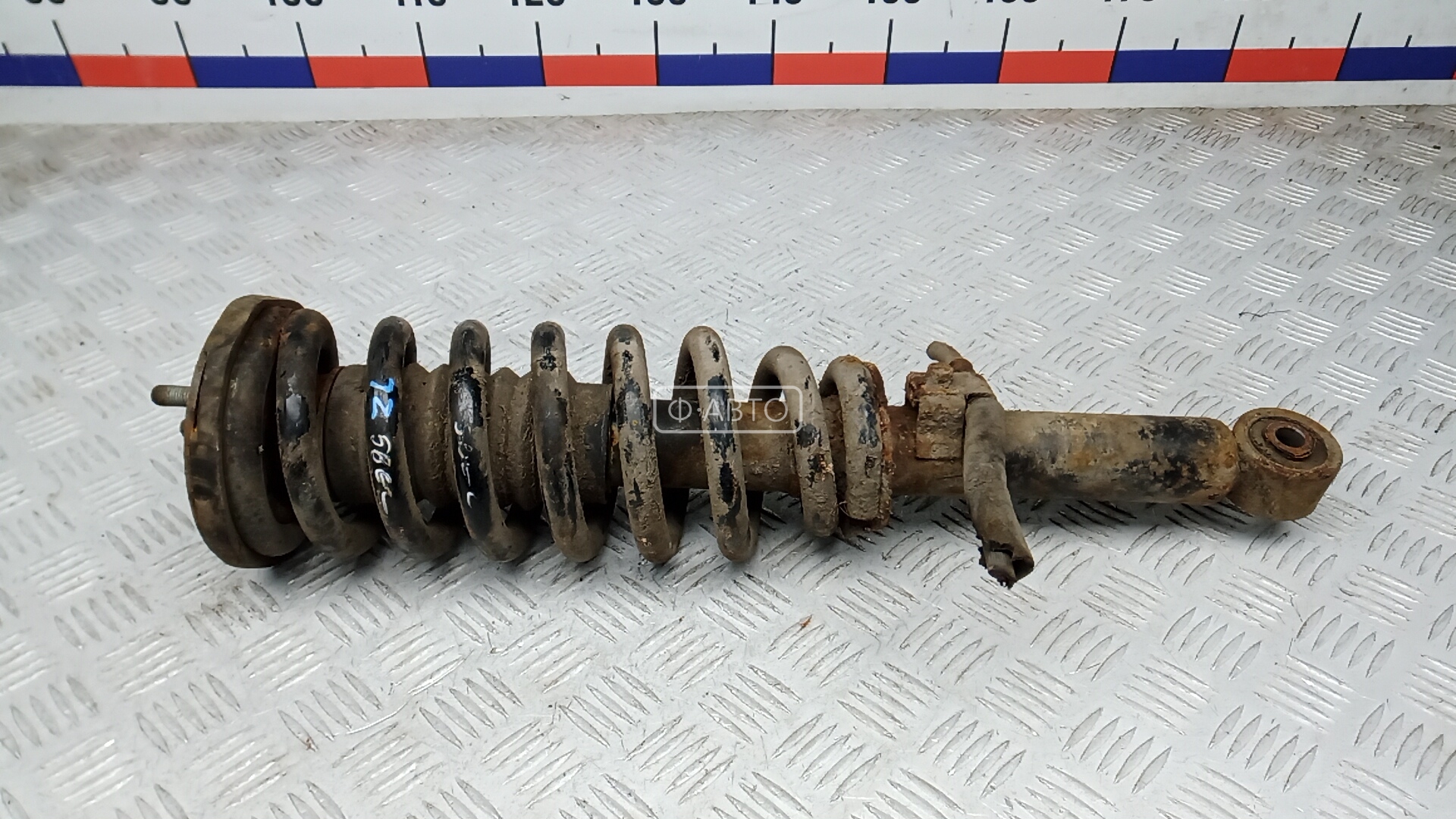 Стойка задняя левая