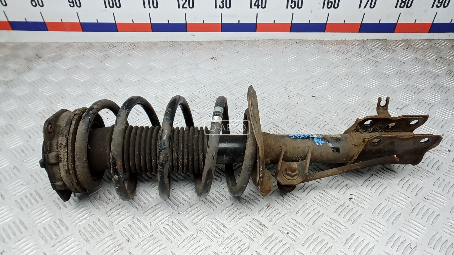 Стойка передняя правая