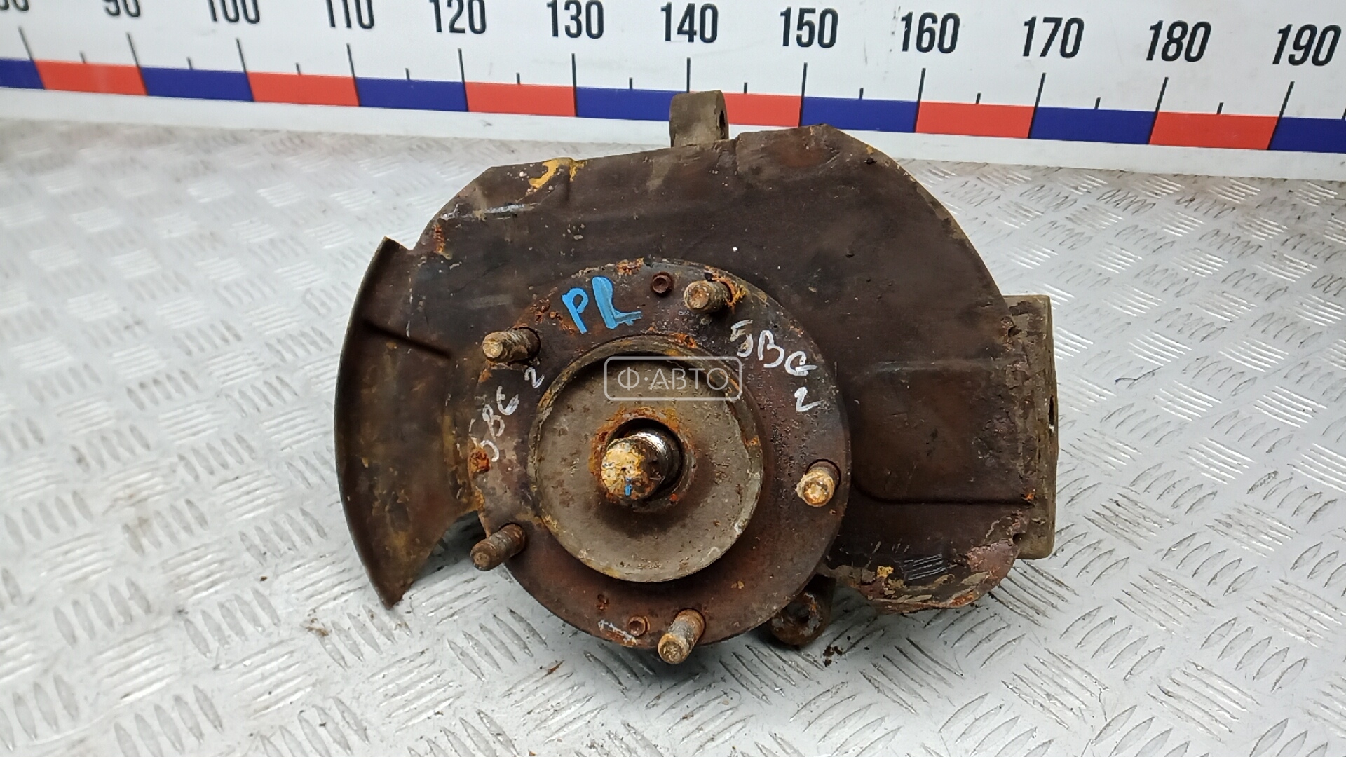 Ступица передняя левая