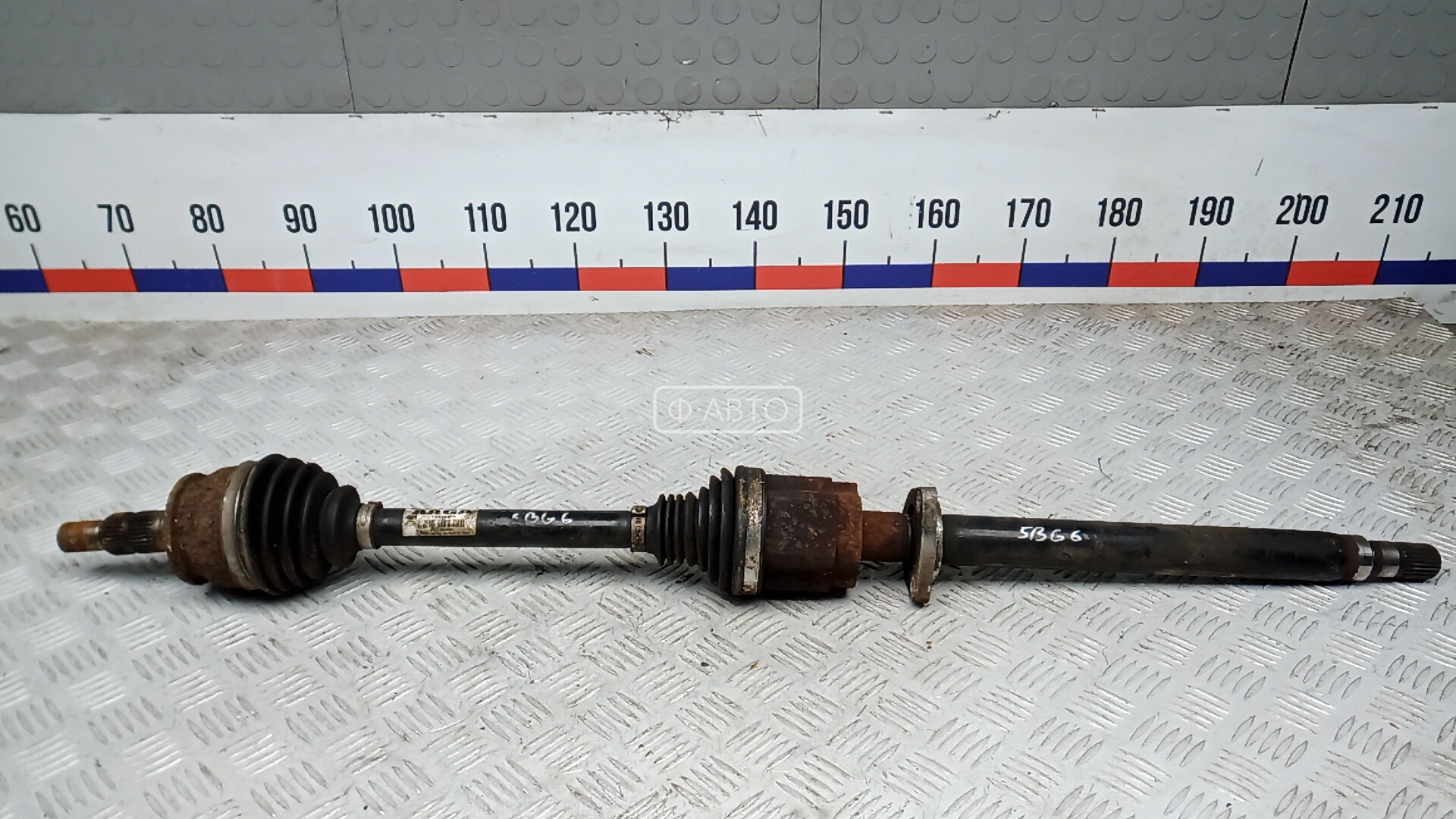 Привод передний правый