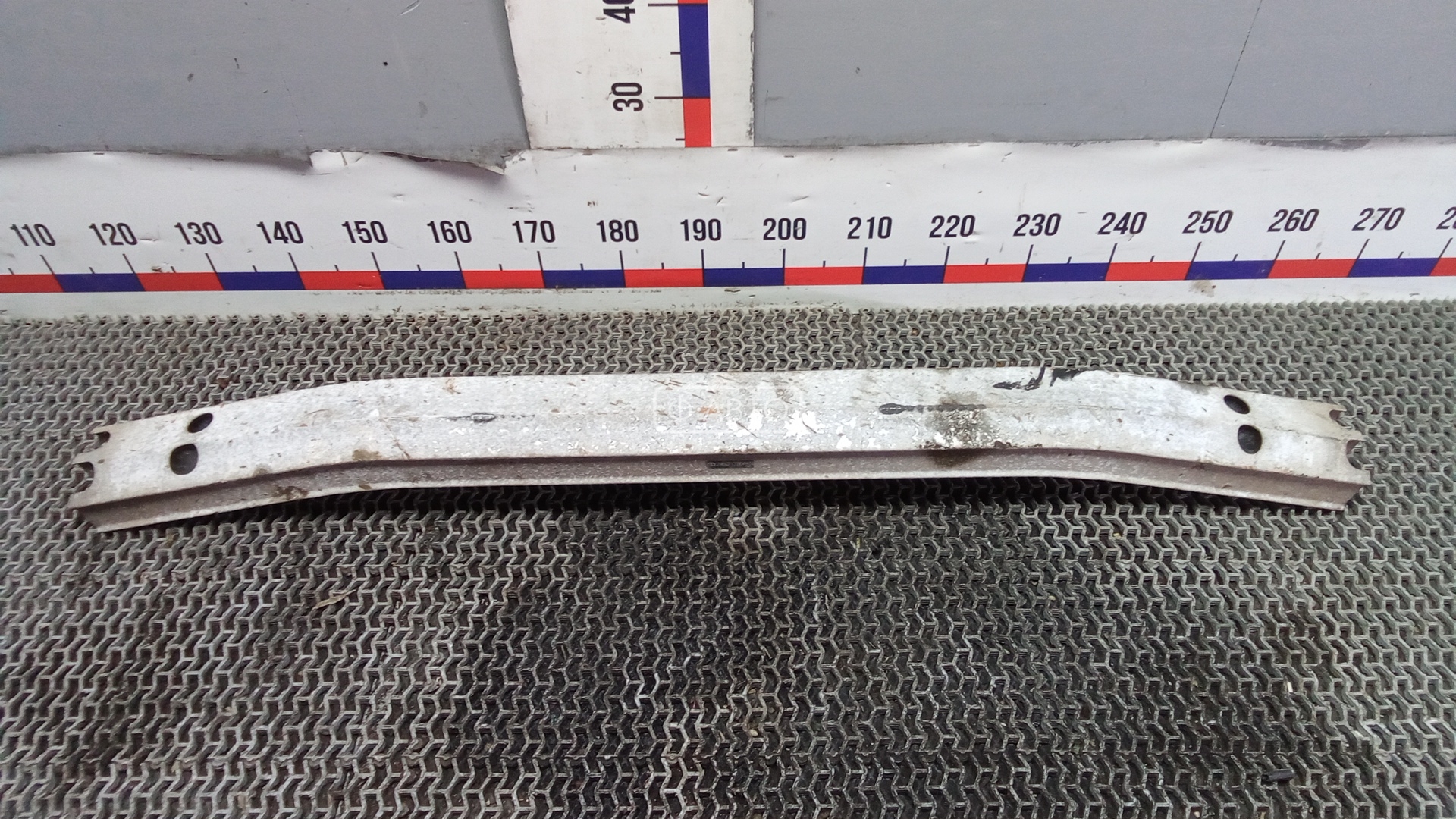 Усилитель бампера задний