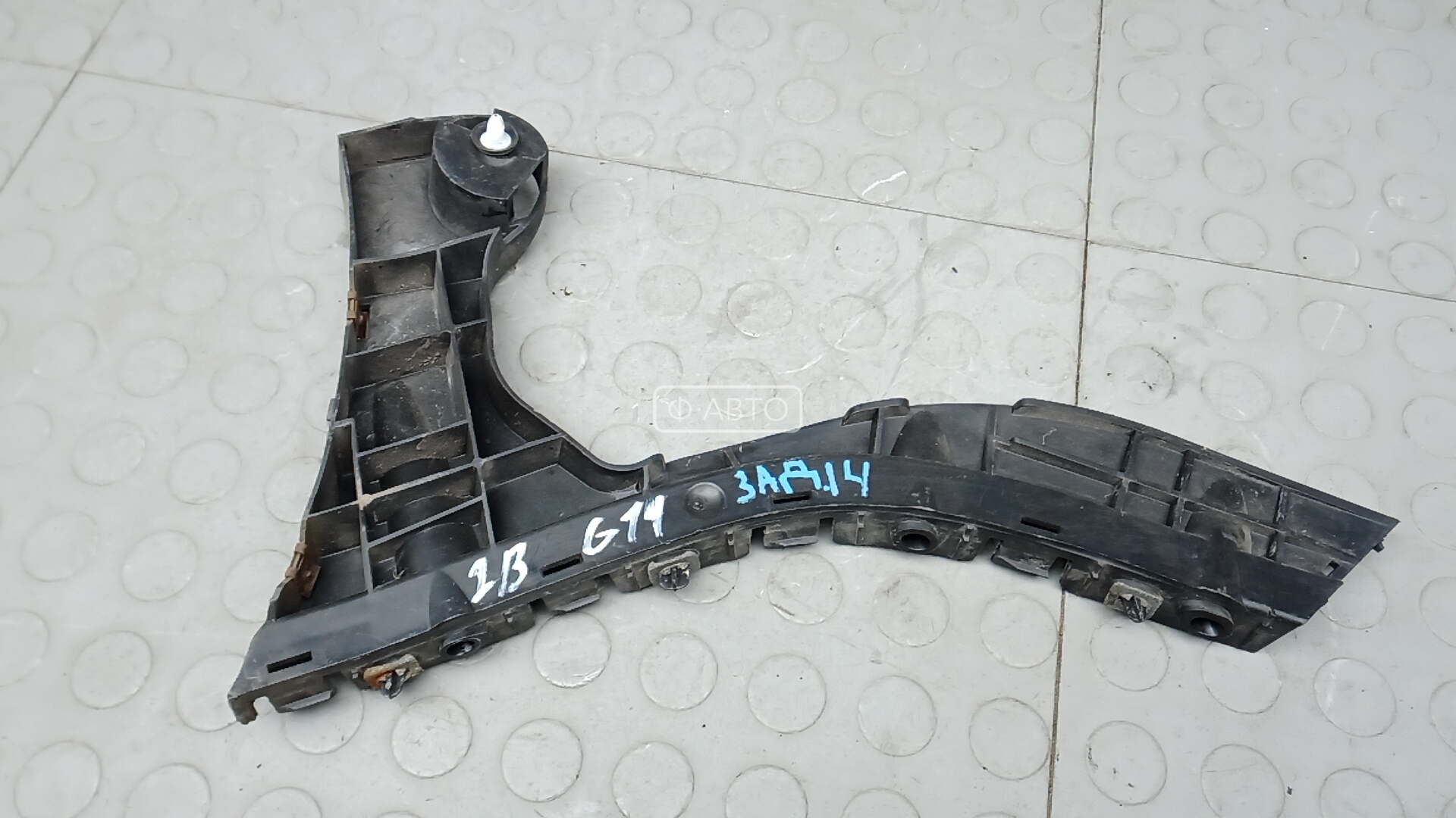 Крепление бампера заднее