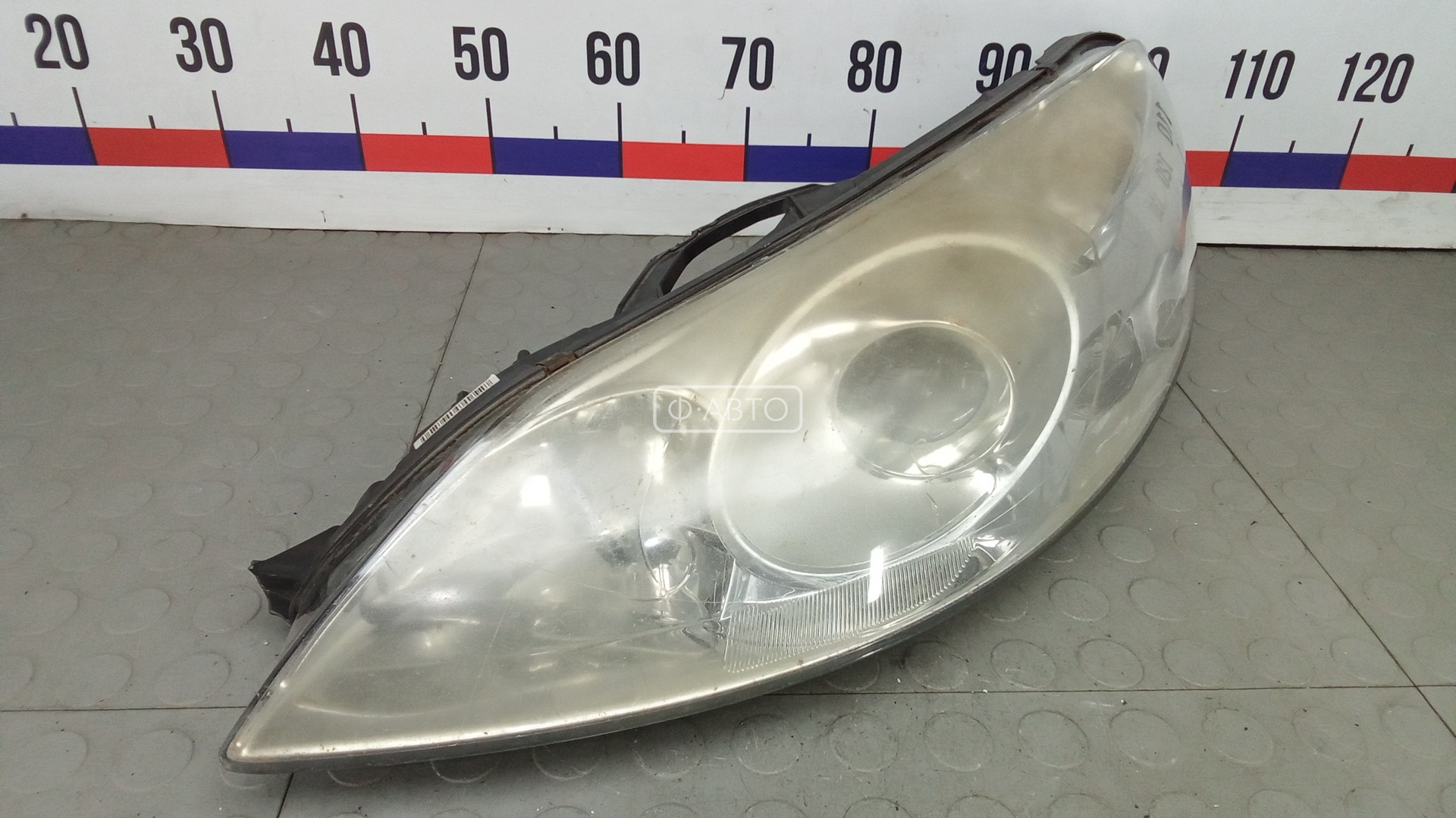 Фара левая