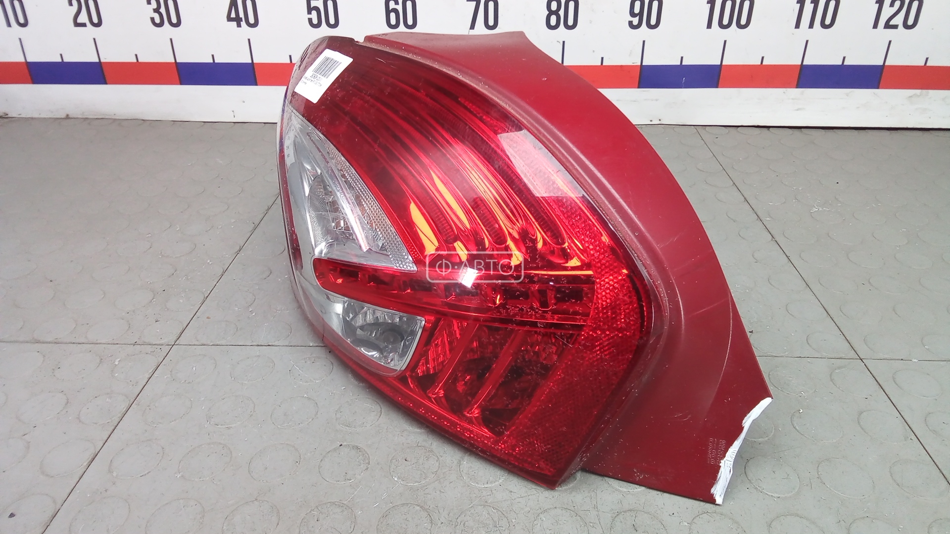 Фонарь задний левый