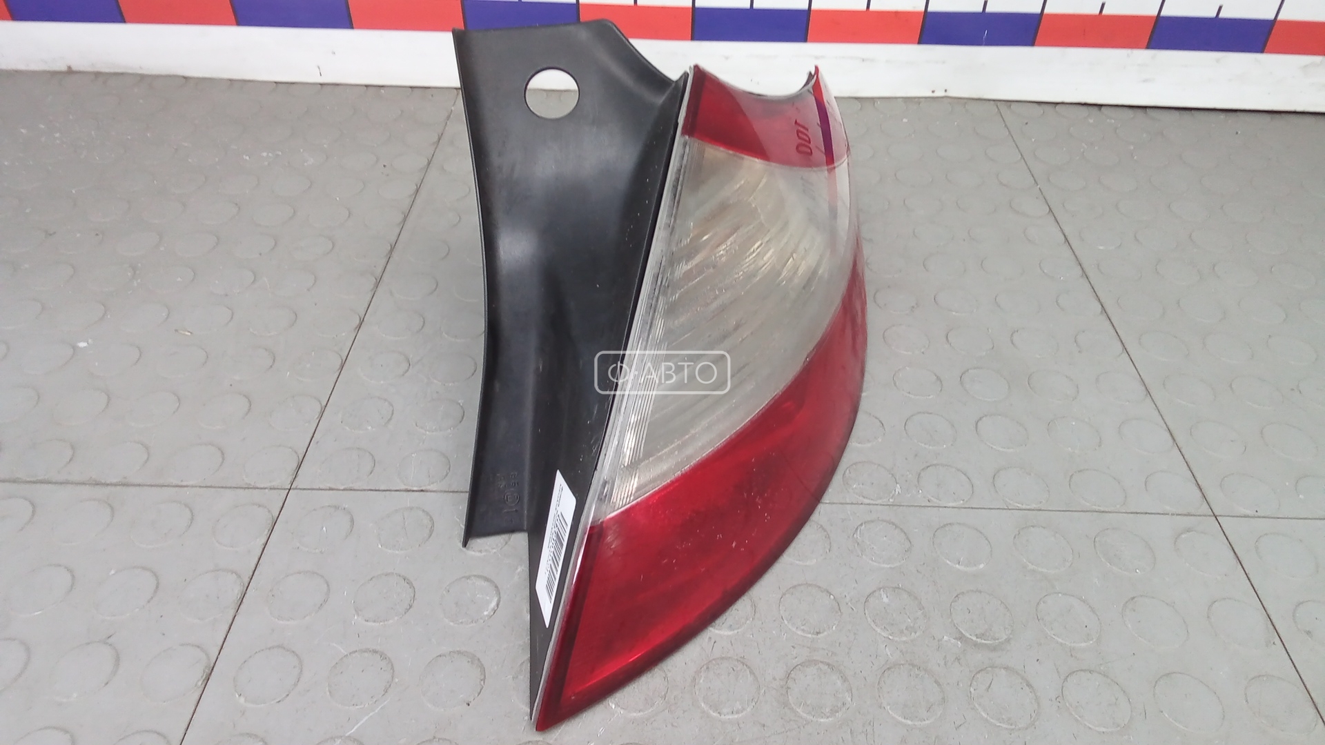 Фонарь задний правый