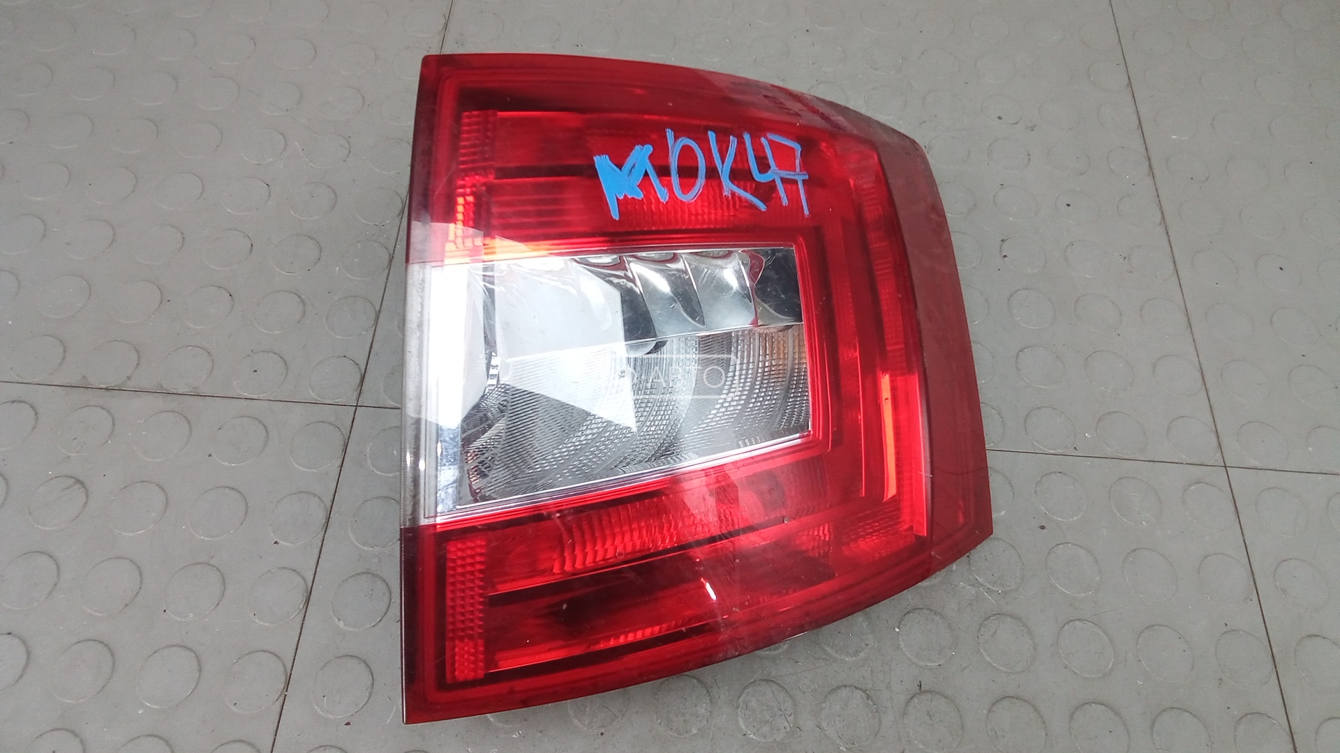 Фонарь задний правый
