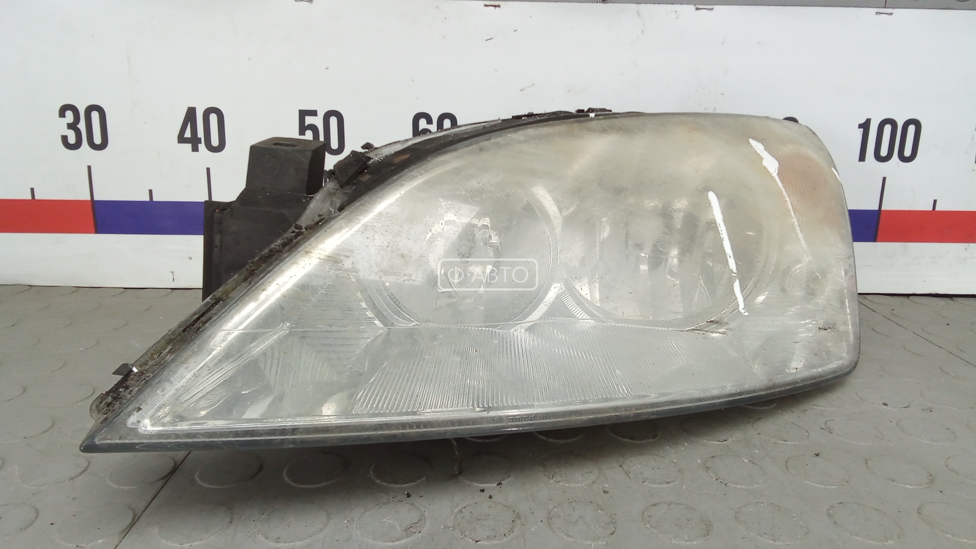 Фара левая