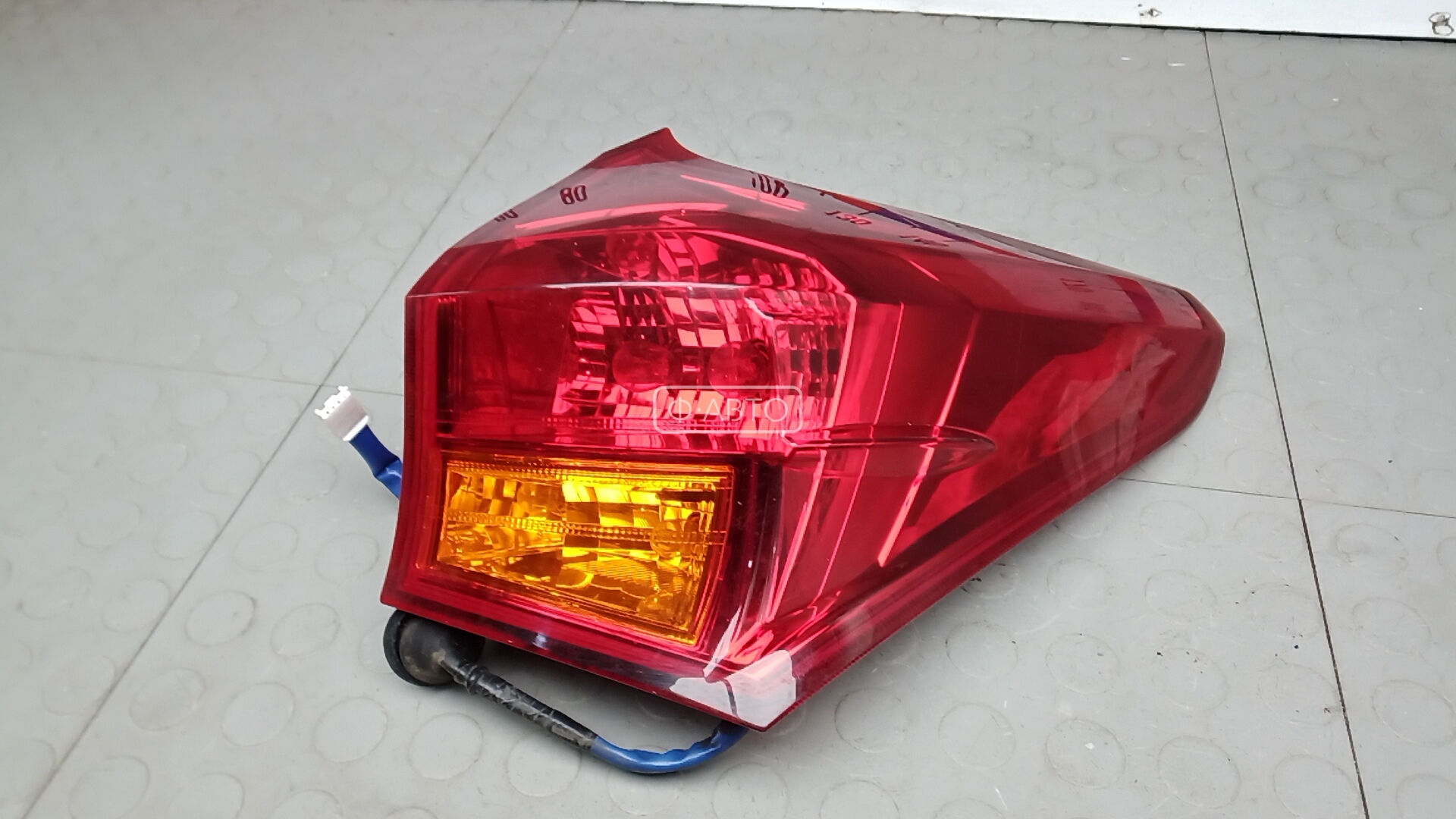Фонарь задний правый