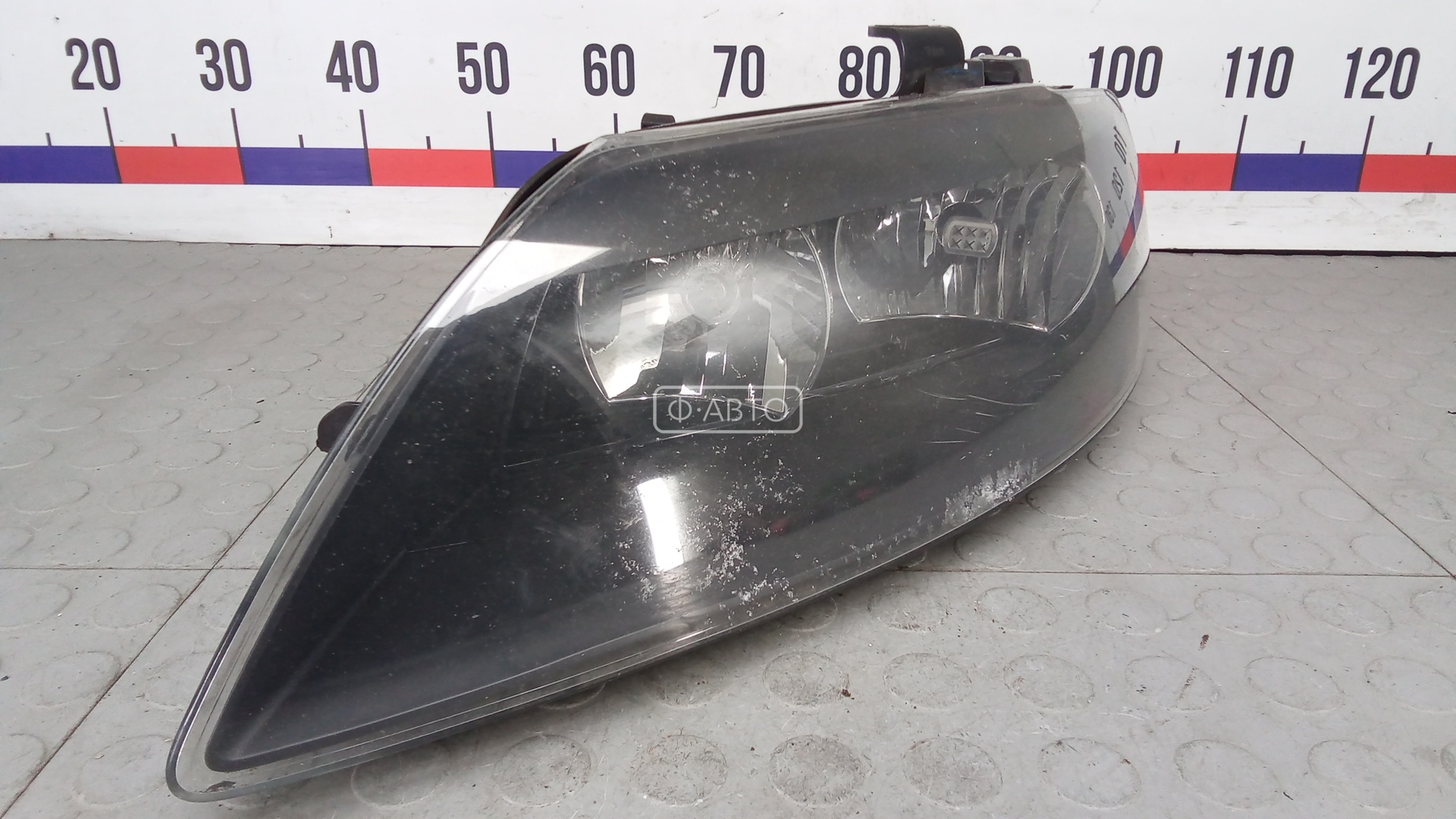 Фара левая