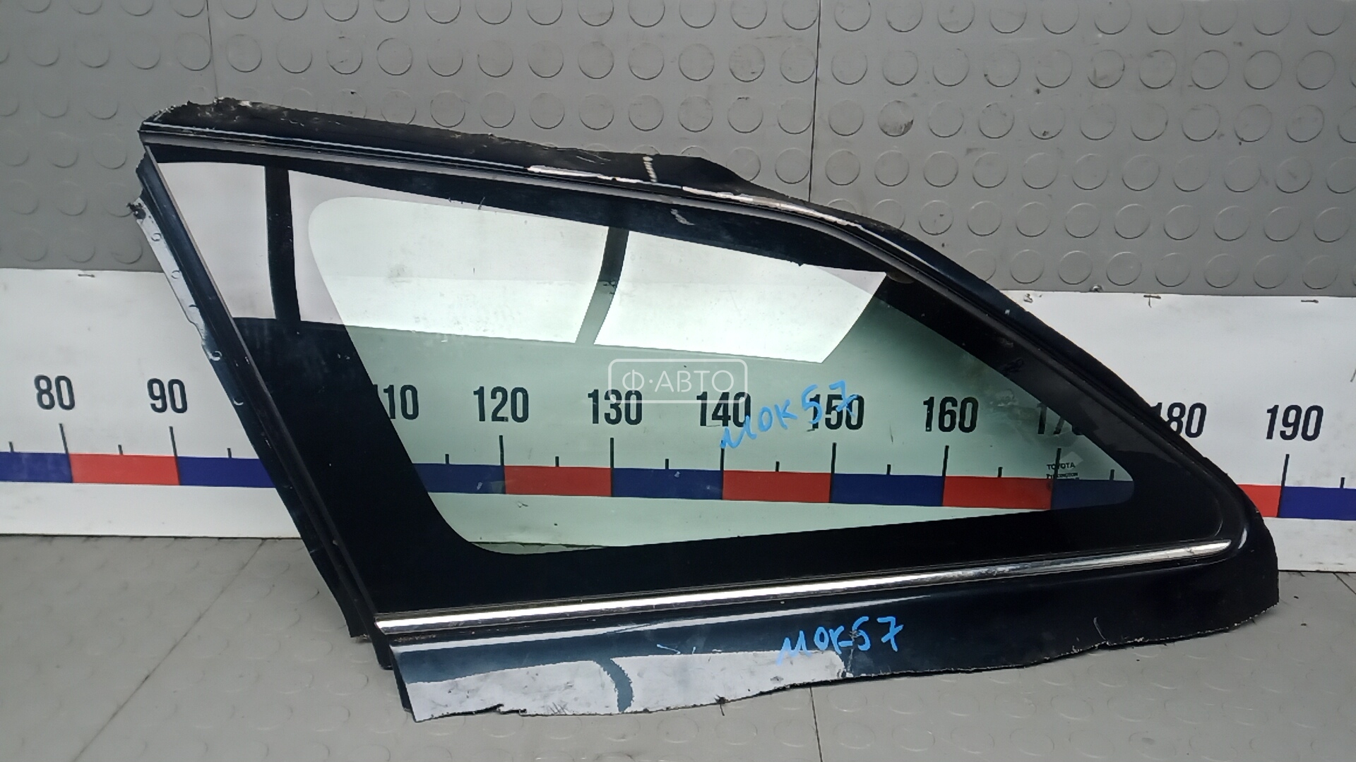 Стекло кузова боковое заднее левое