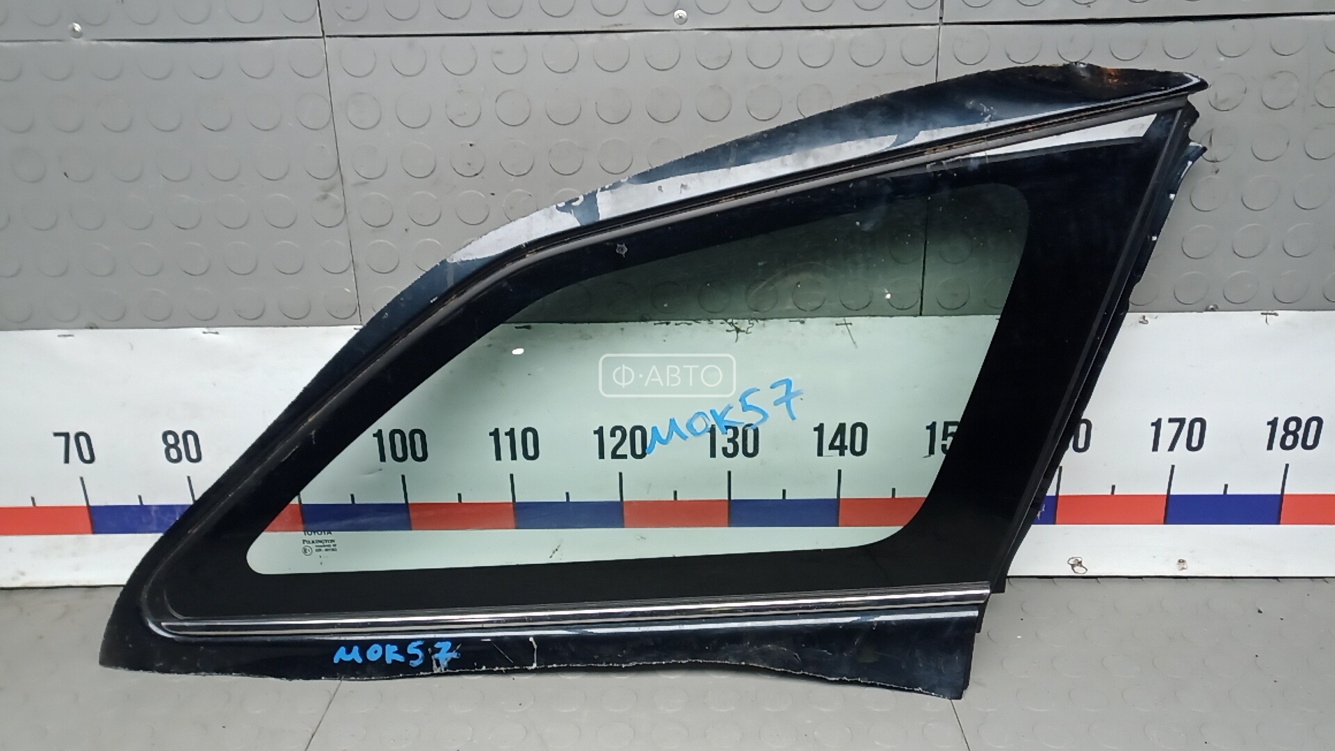 Стекло кузова боковое заднее правое