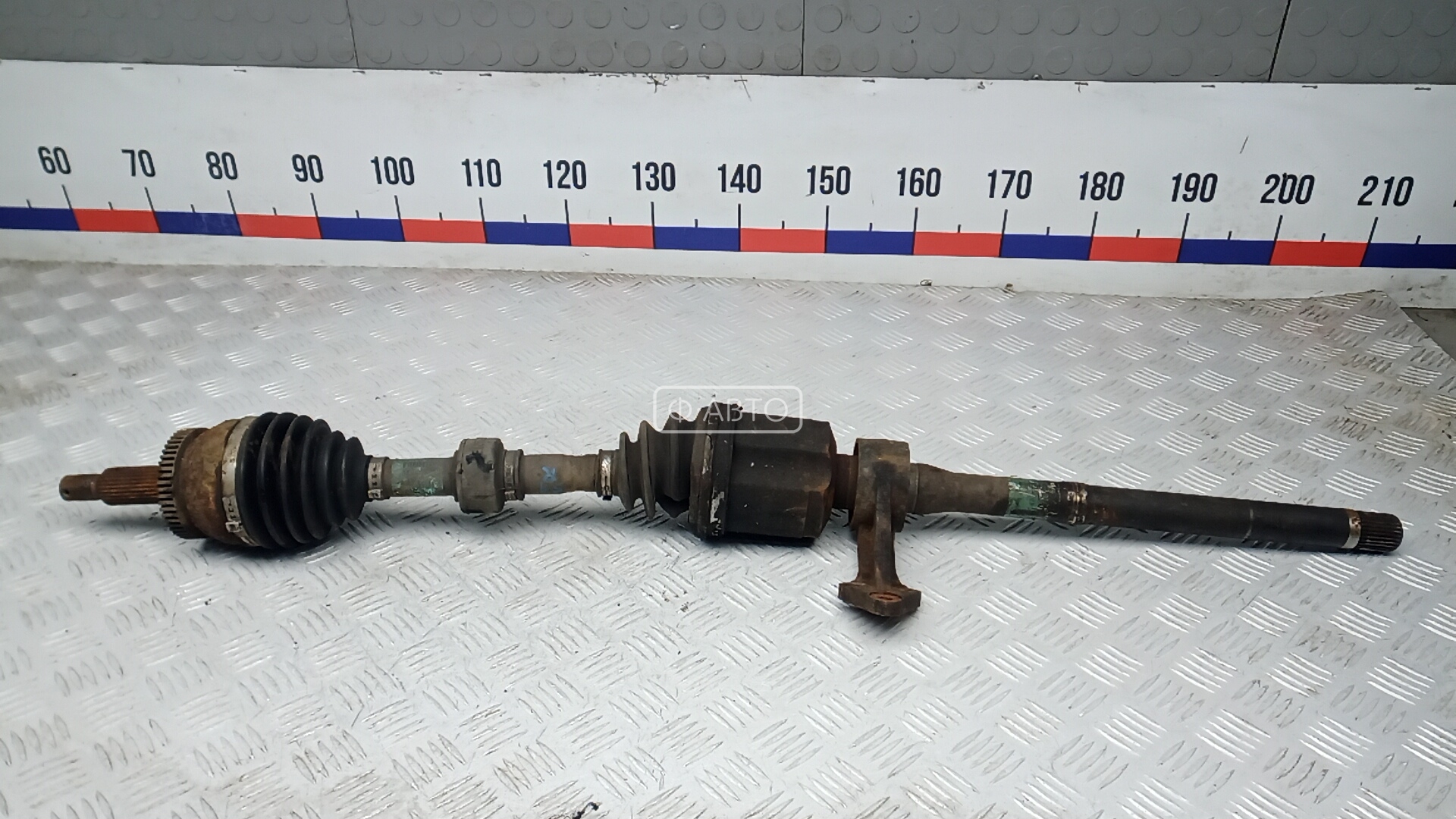 Привод передний правый