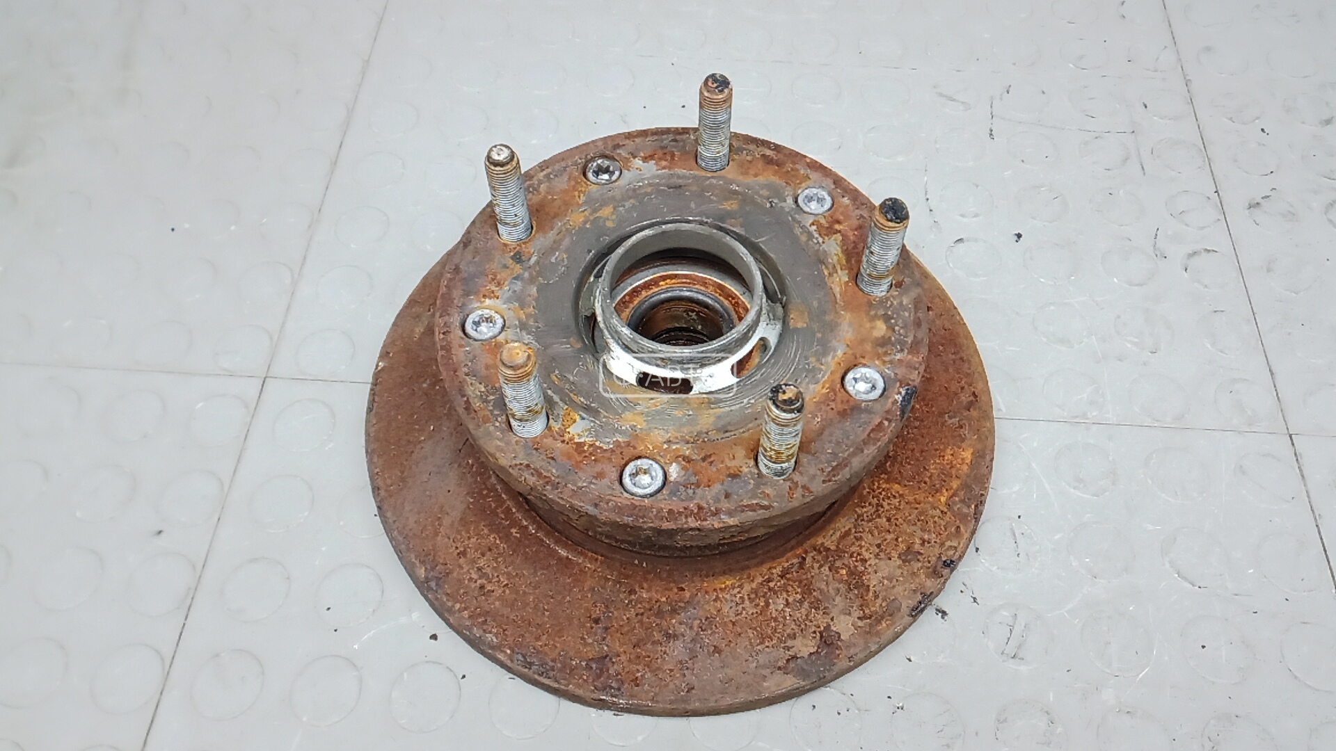 Ступица задняя левая