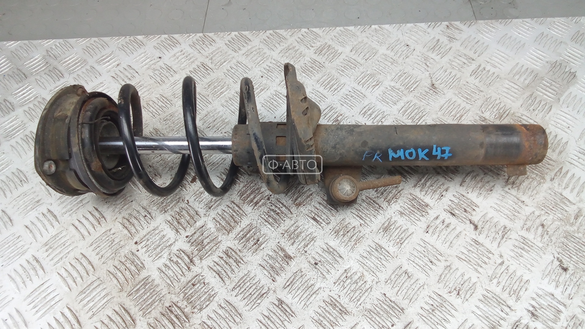 Стойка передняя правая