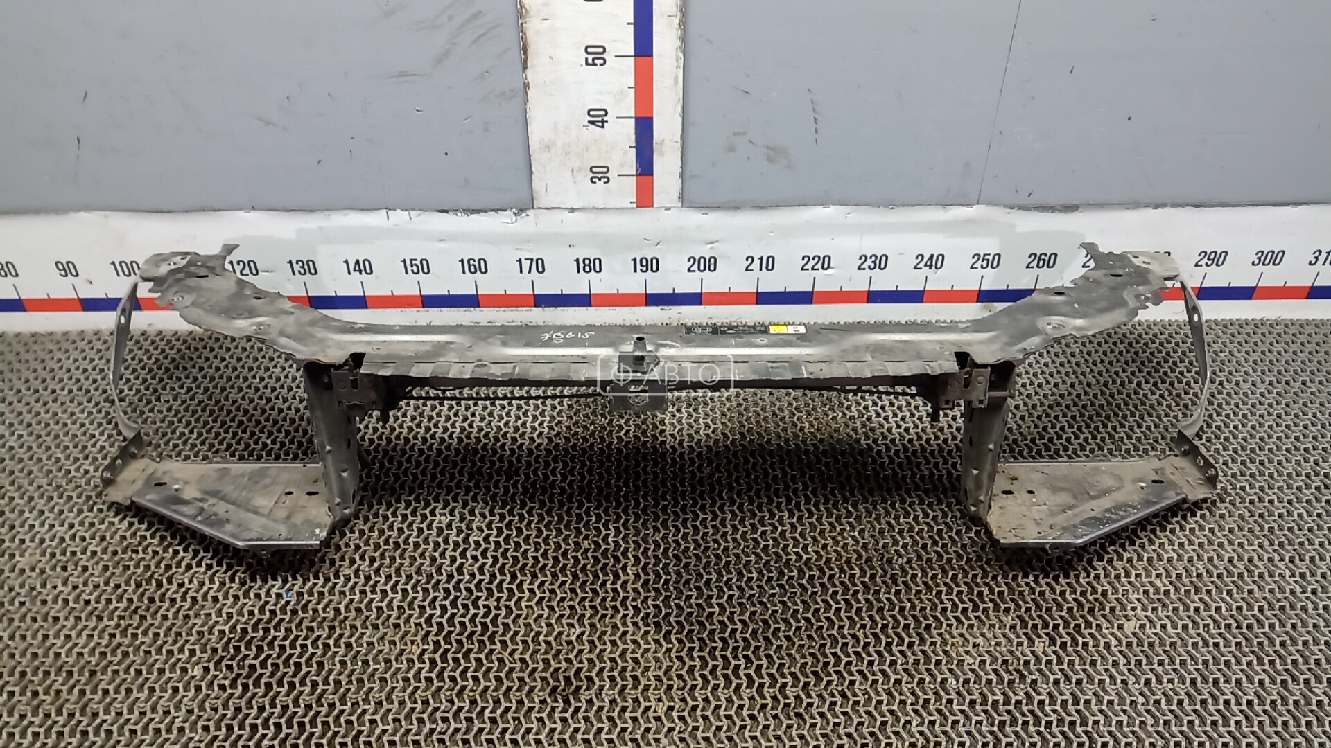 Передняя панель крепления облицовки (телевизор)